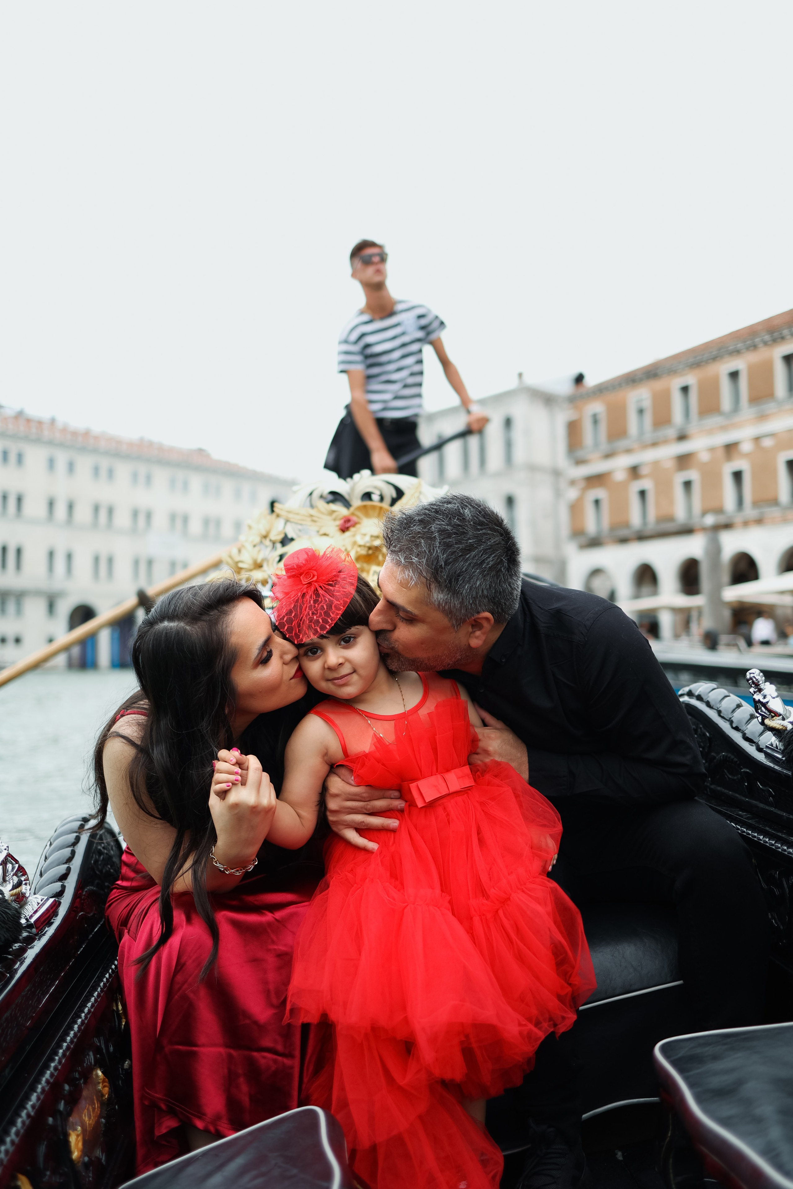 Family photo shoot in Venice