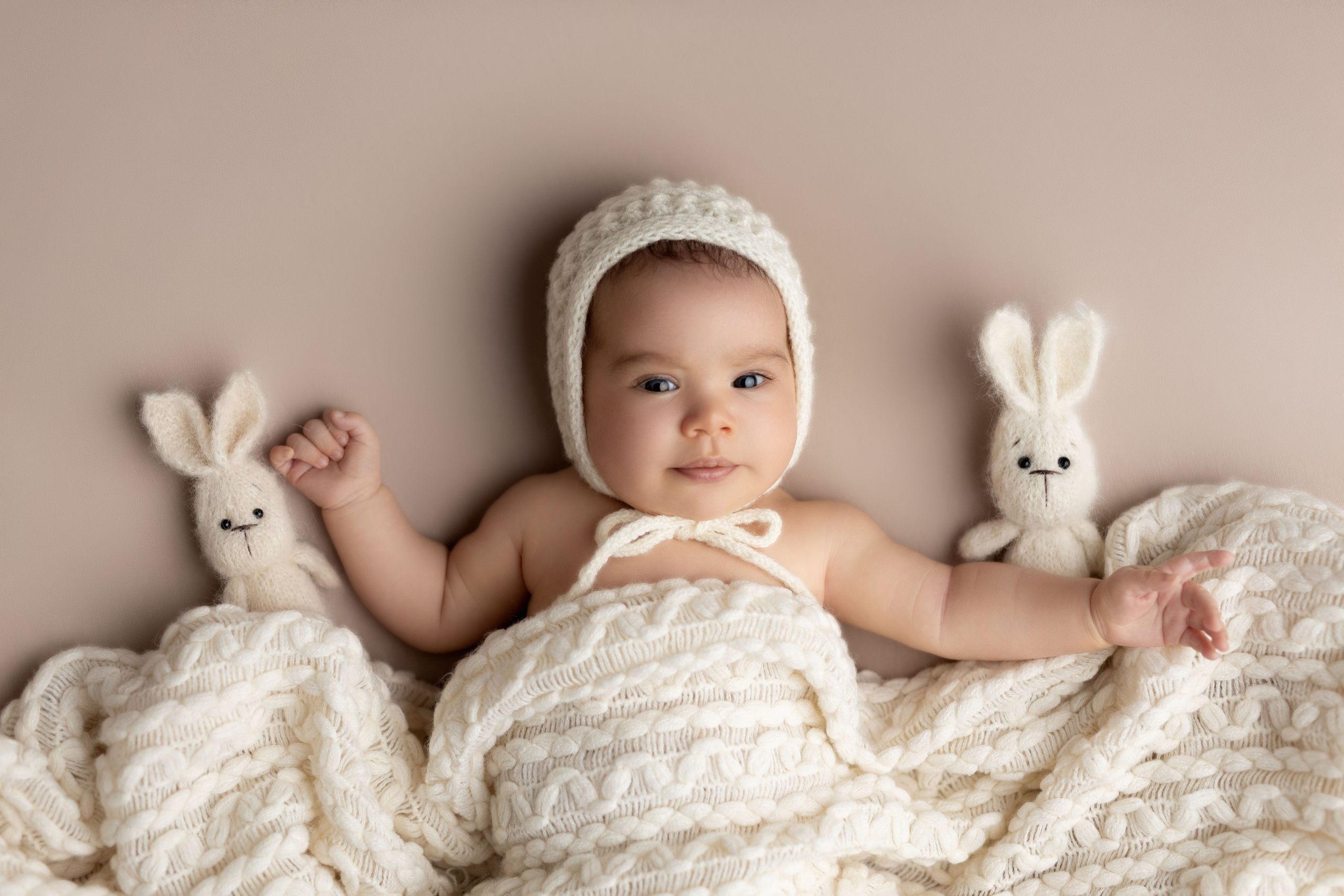 Newborn, kids, family photographer based near Zurich, Switzerland