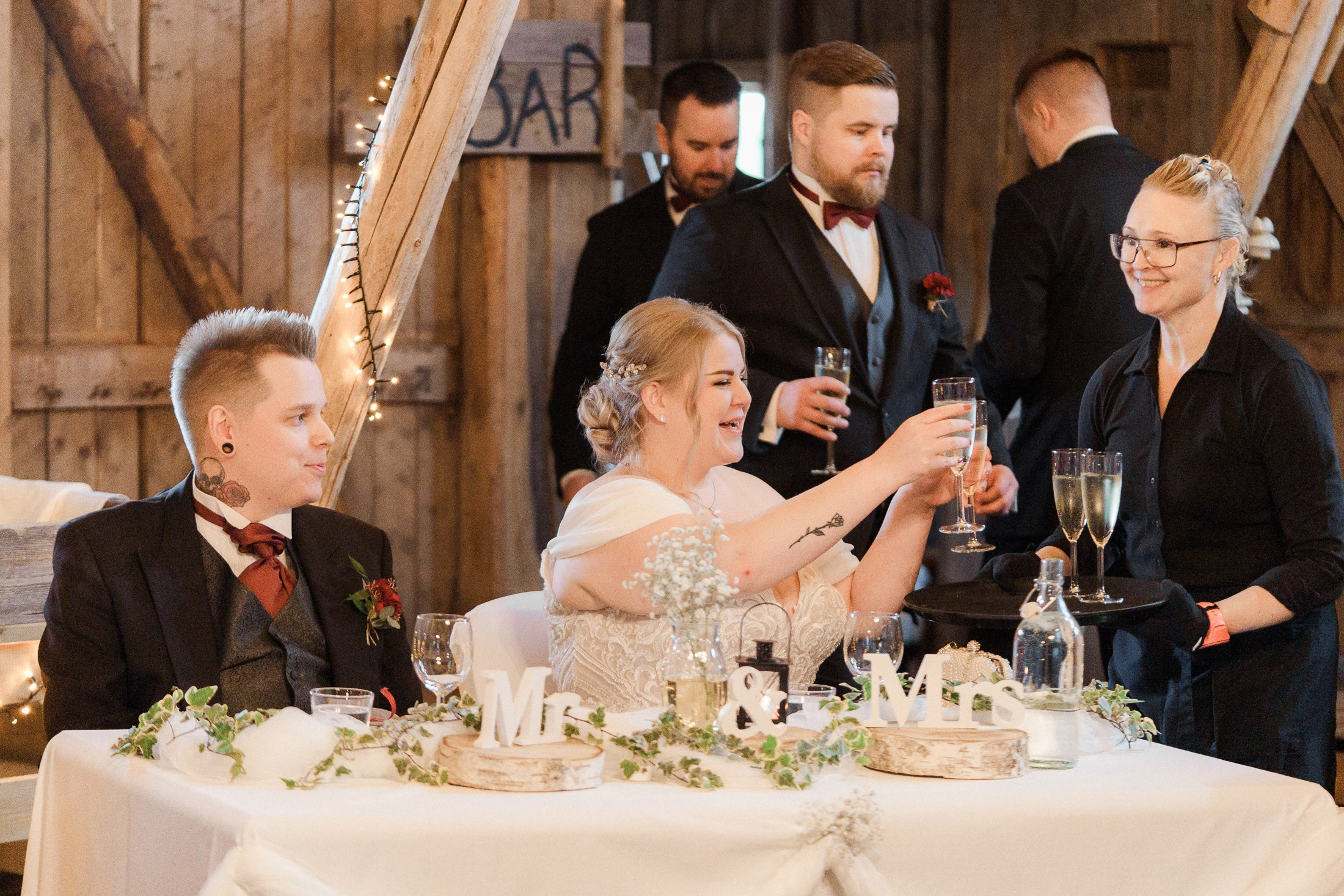 Sarah&Teemu, Hääkuvaus Kytäjän juhlatila, Hyvinkää