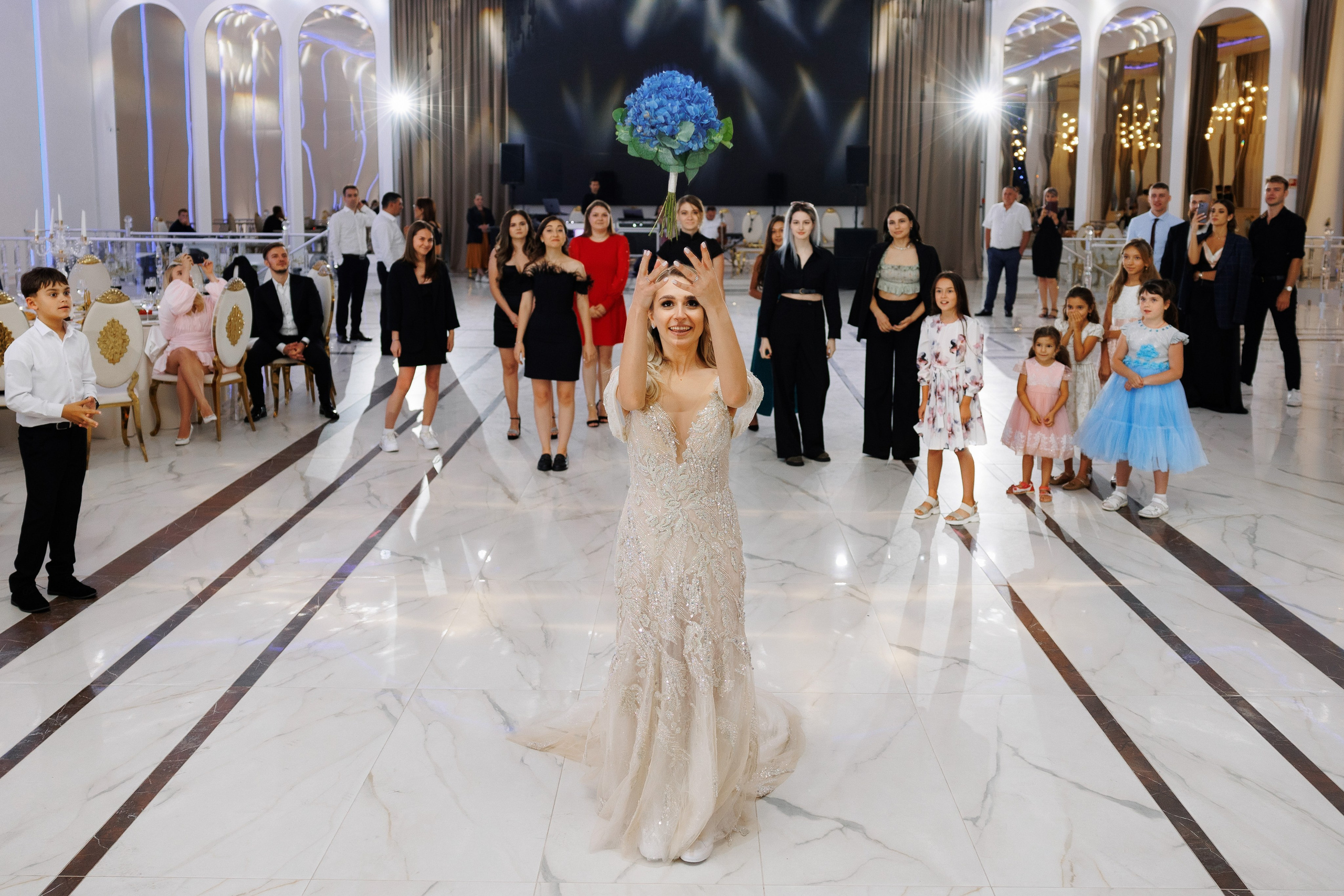 Atingerea e Dragoste. Servicii Foto Video în Chișinău și Europa ID-Brothers