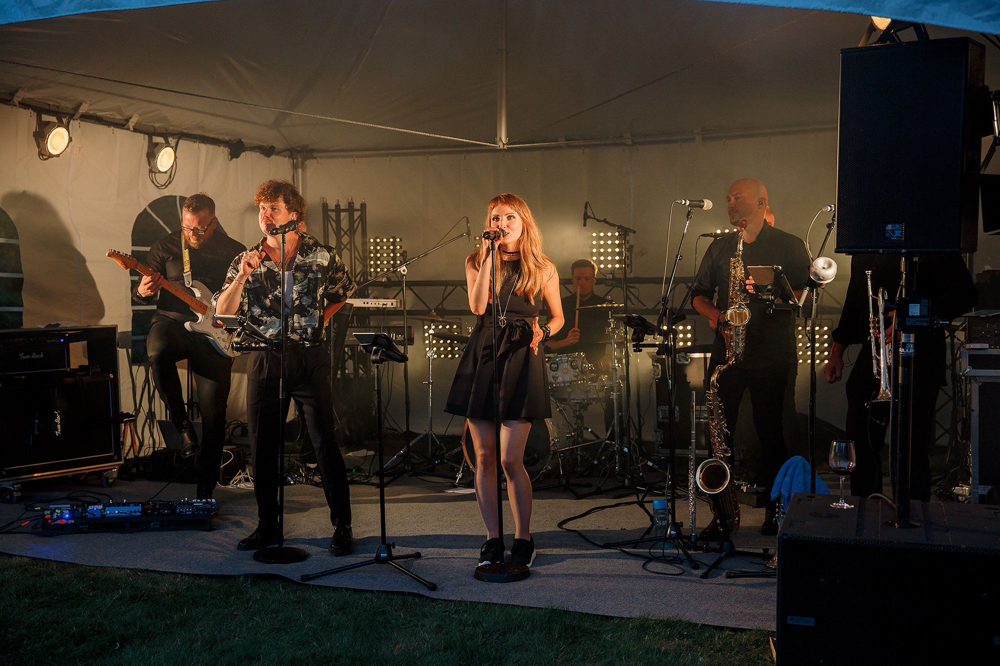 I&I, dokumentaarinen hääkuvaus Clarion hotel Helsinki, Särkänlinna