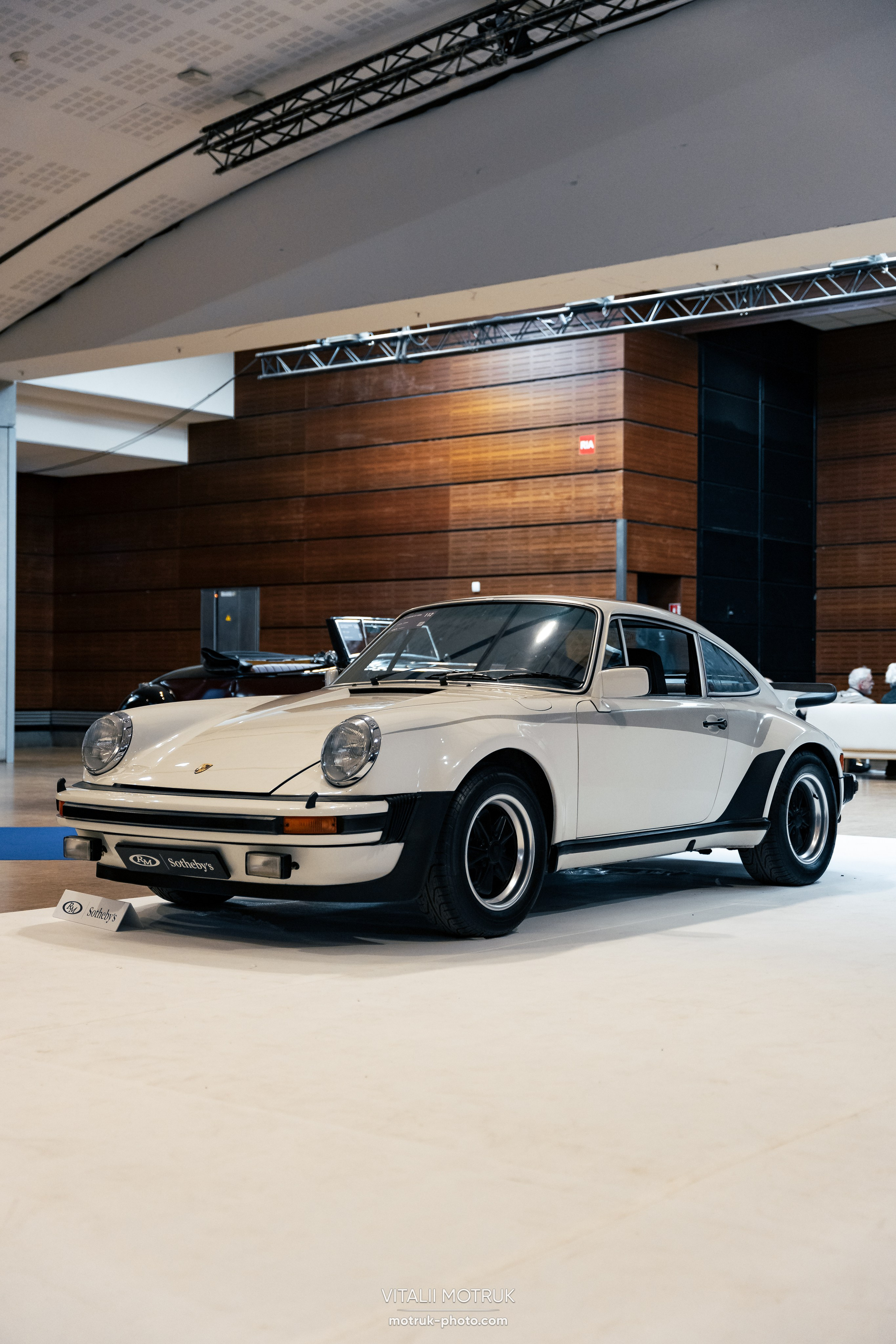 RM Sothebys 2025. Photographe de voitures à Paris — Vitalii Motruk