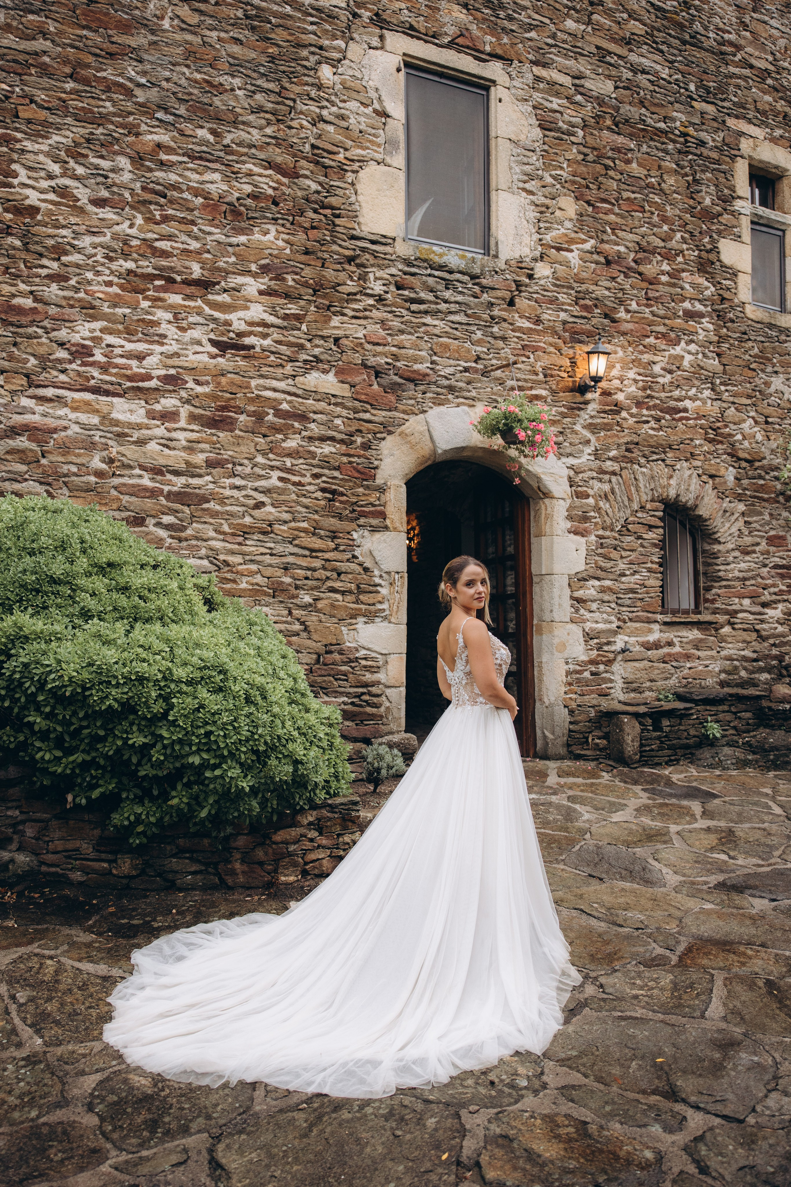 Chloé & Tom. Eugenie Smirnova — wedding, corporate and lifestyle photographer in Toulouse and Southwest France