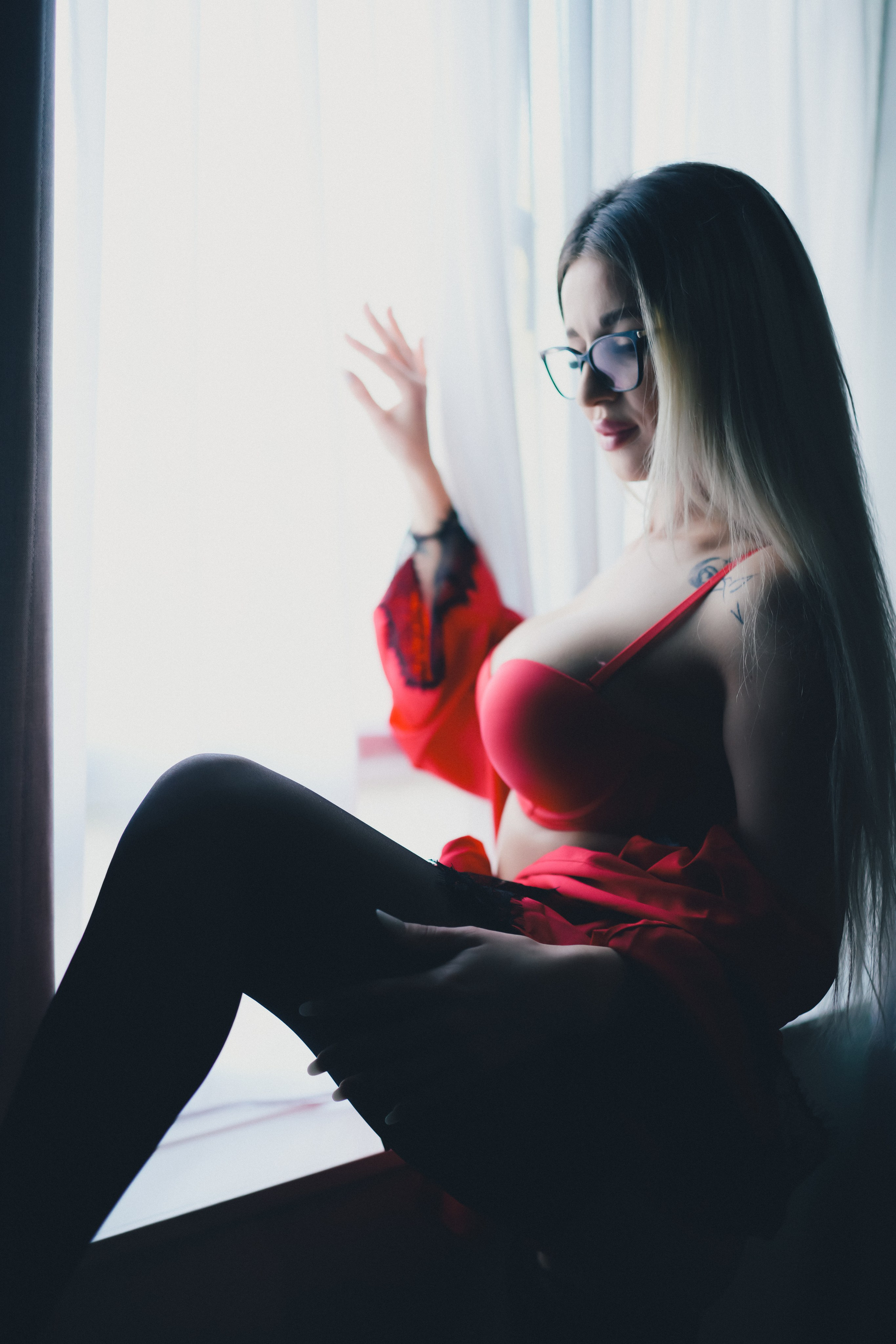 "lady's dressing room," literally, "a place to sulk," from bouder "to sulk"