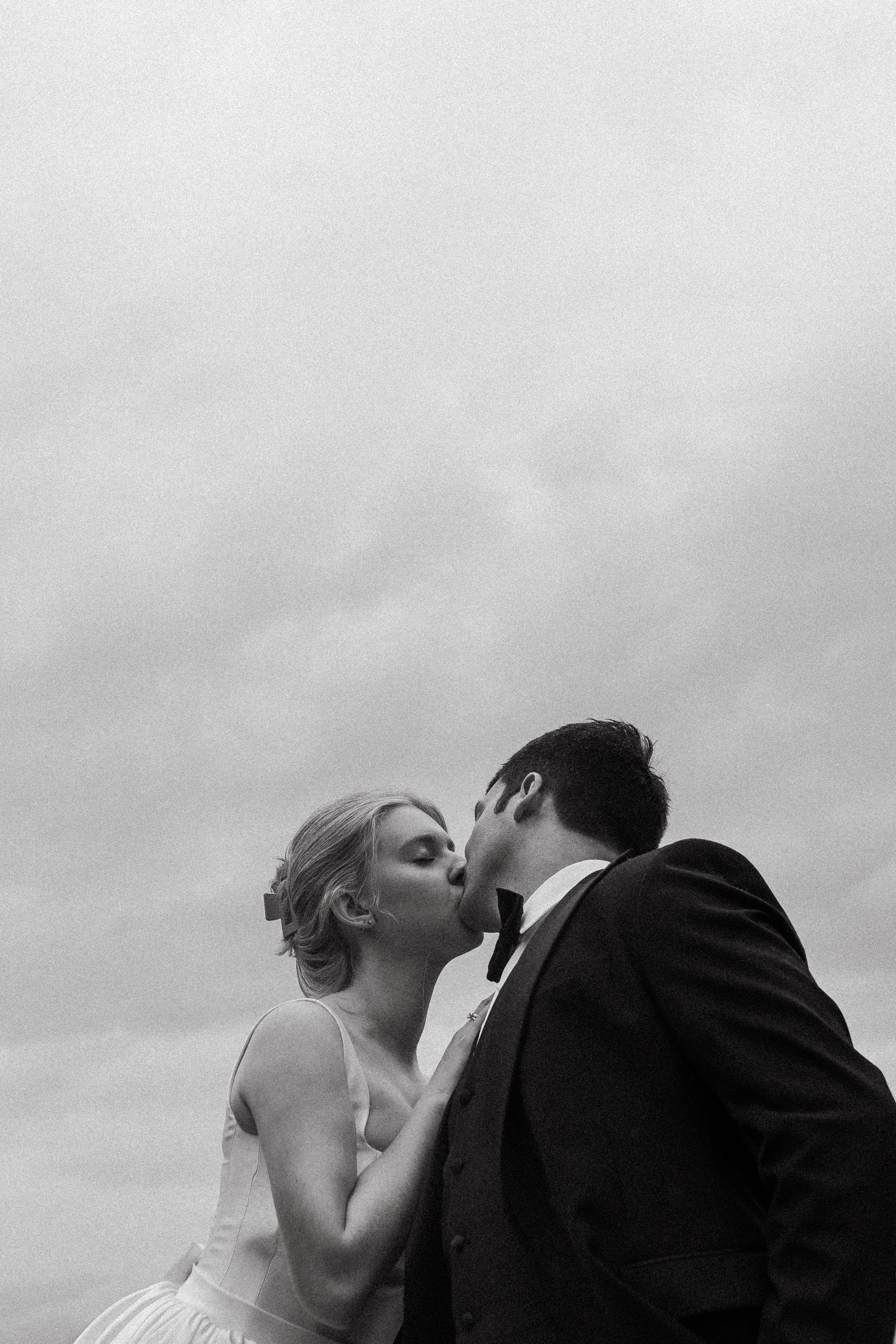 Rainy Day Wedding on Lake Como | Villa Serbelloni & Boat Photography. Photographer in Italy Anna Linnik