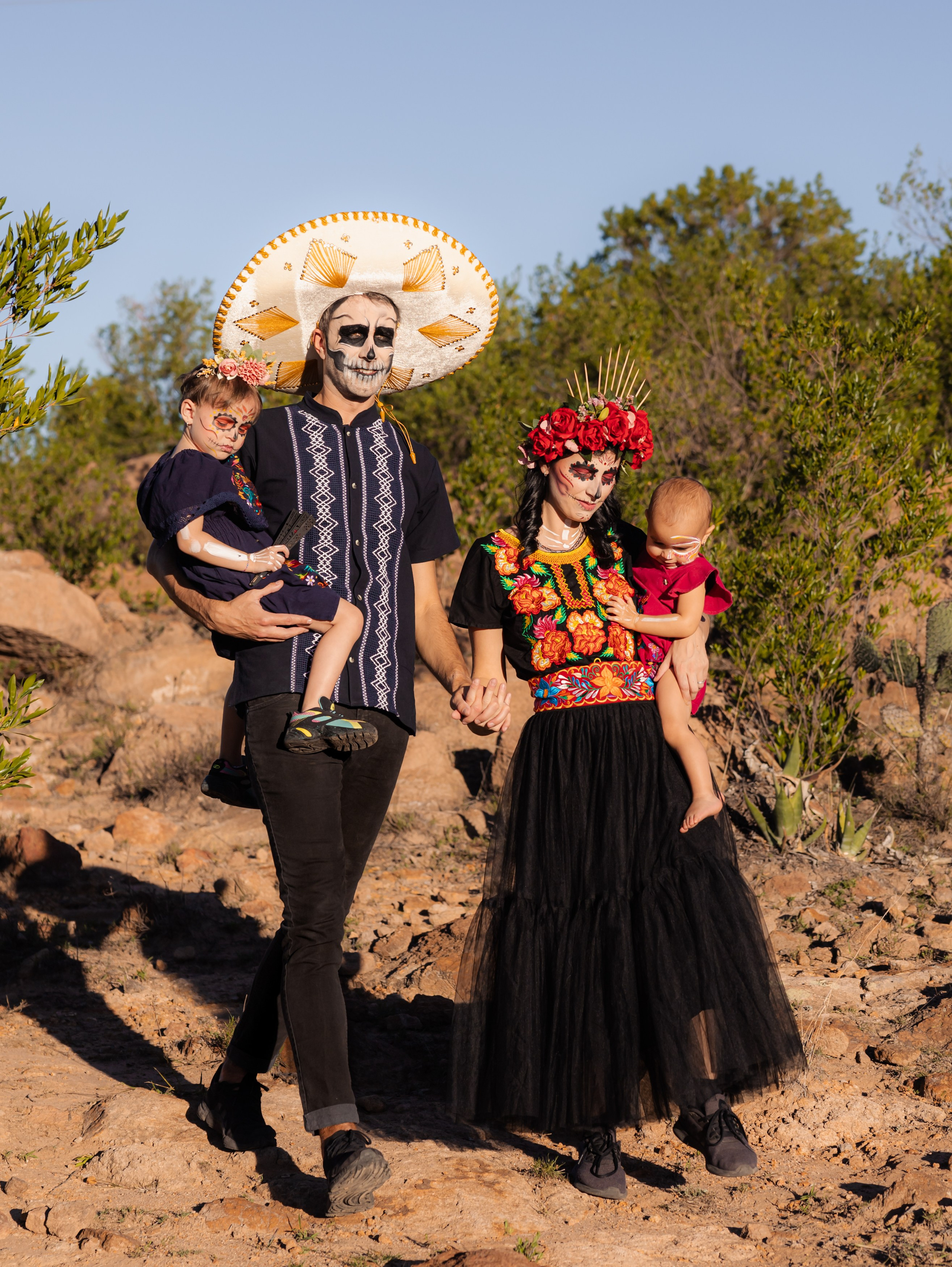 Day of the Dead | Family Photoshoot. Lifestyle a rodinná fotografka v Pisku Oxana Telupilova