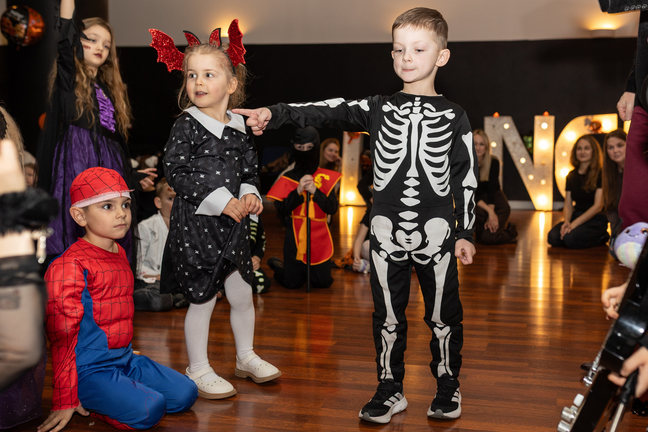 Leo dance studio Helloween 2025. Семейный и детский фотограф в Варшаве Мила Бобровская