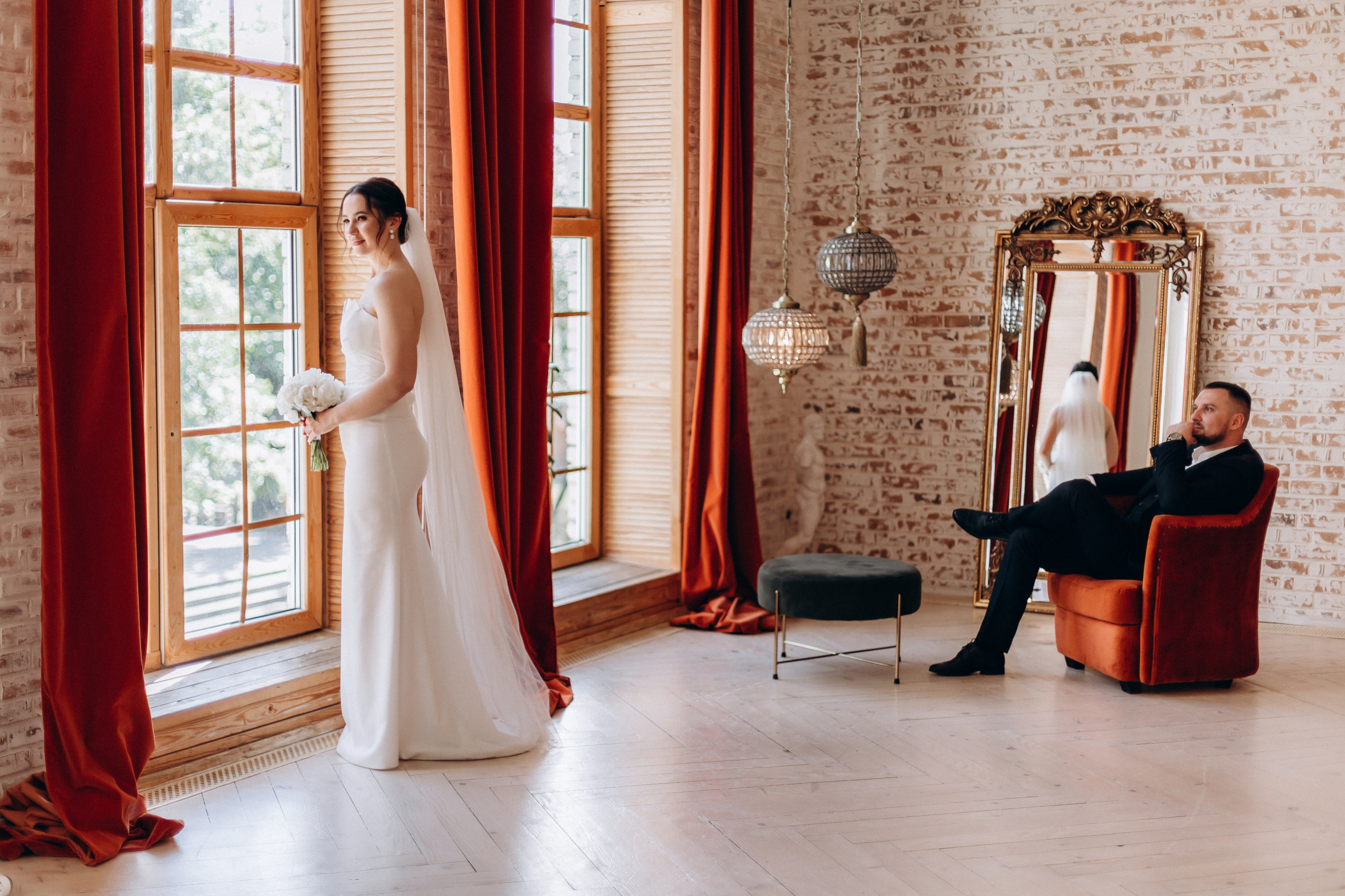 White Wedding. Wedding and Family Photograph