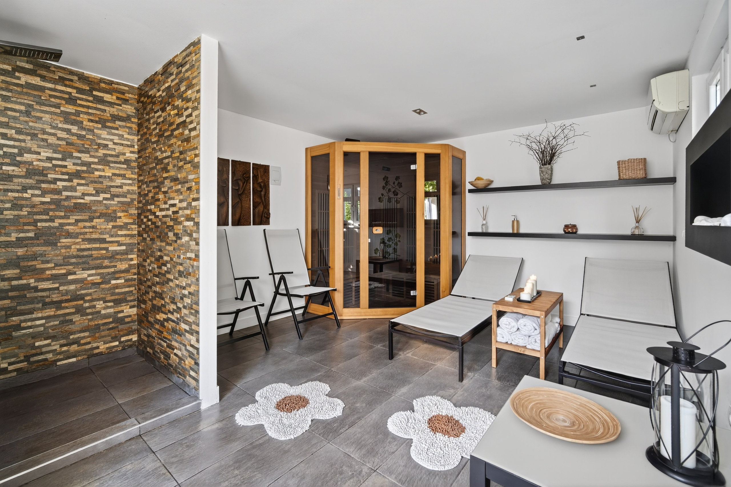 Jazdecká 18. Photographer and videographer in Norway and Slovakia Andrea Zemko