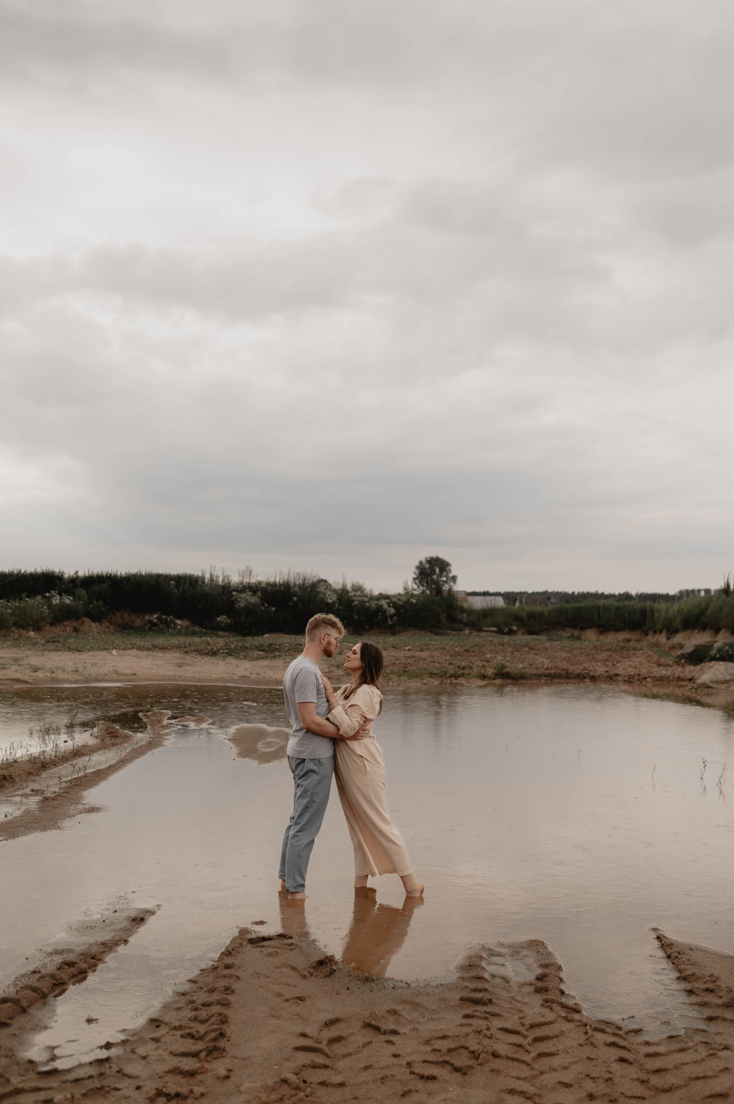 Rain & Sun | Love Story in Wolframs-Eschenbach. Фотограф в Нюрнберге Ирина Менерт из Ансбаха