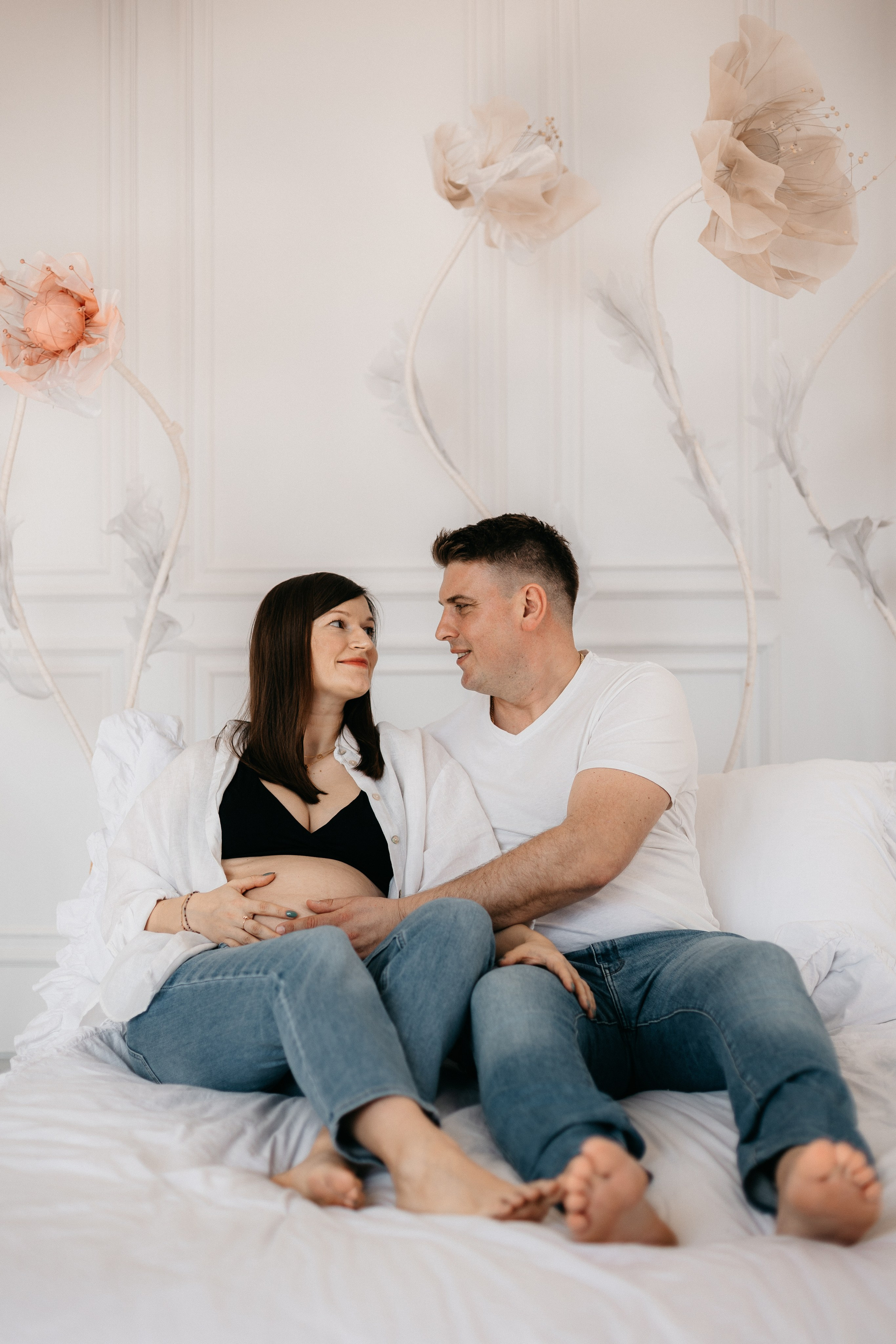 Pełna emocji fotografia sesja ciążowa lifestyle | Natalia Malinowska Fotografia | Augustów Warszawa. Natalia Malinowska Fotografia | Fotograf ślubny i rodzinny Augustów Warszawa