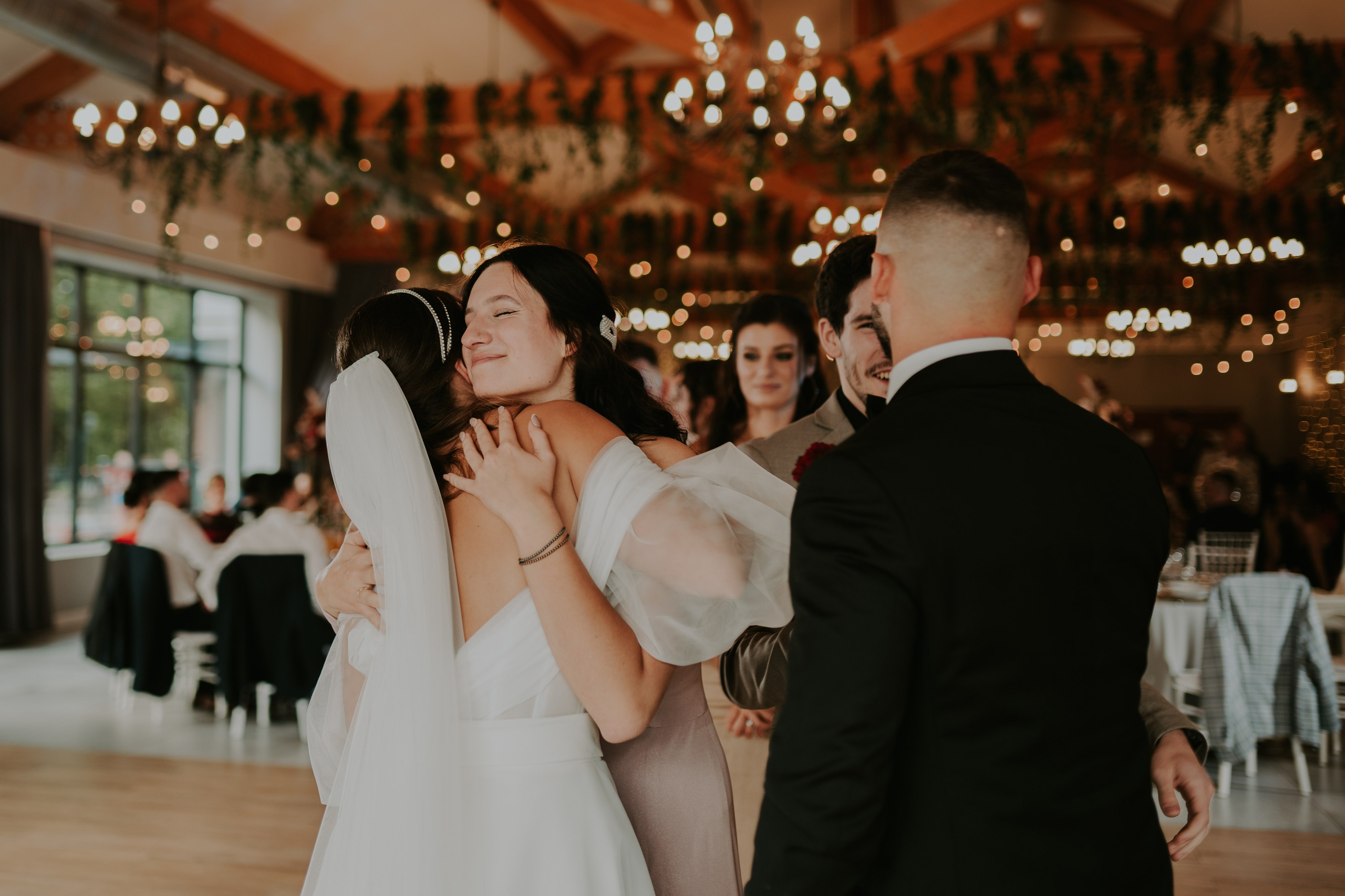 Sala Koralowa w Jaworzu: Opowieść o ślubie Nikoli i Kacpra. Karkowskafoto - fotografia miłości