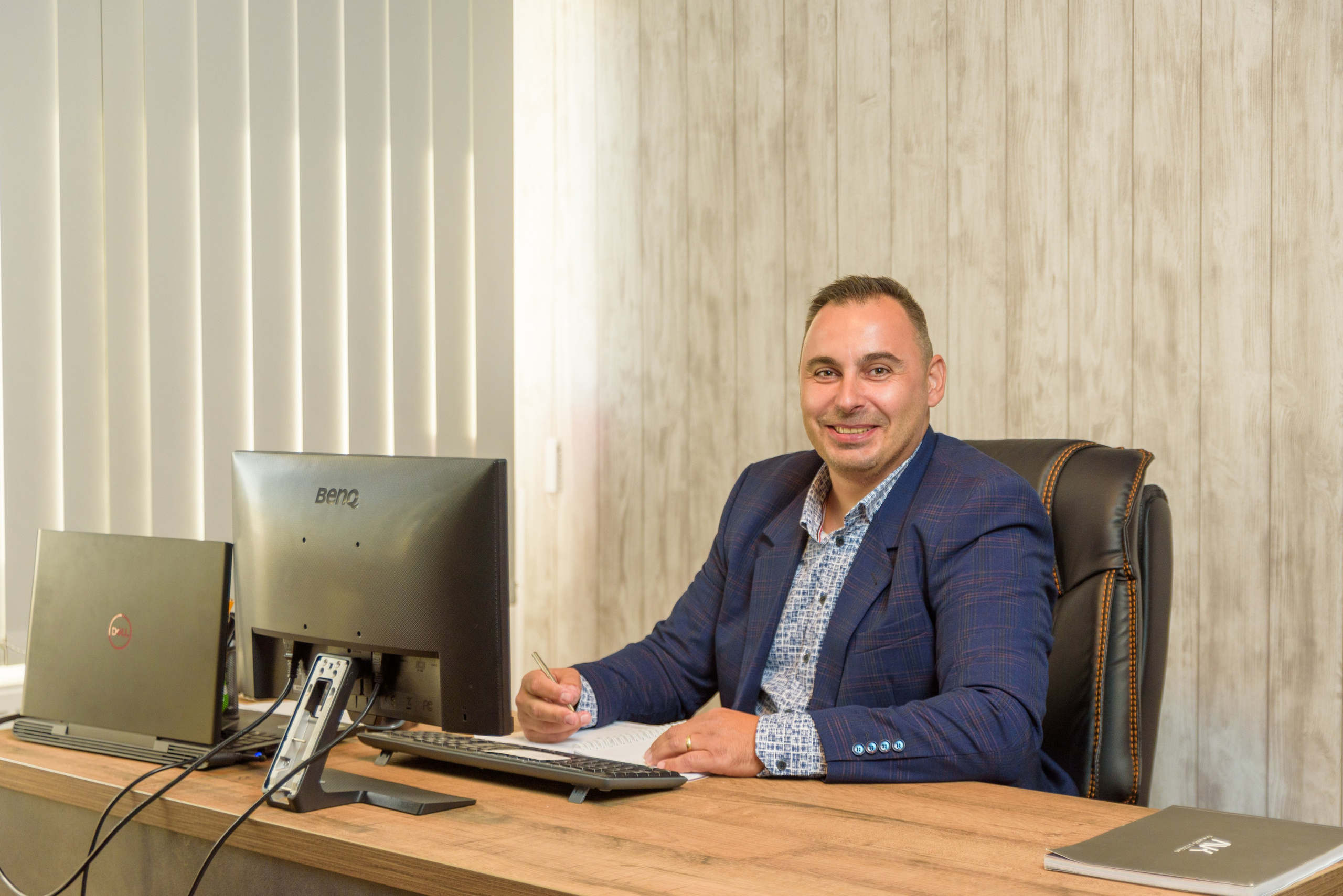 Fotografii business. Wedding photographer from Bucharest Eugen Elisei