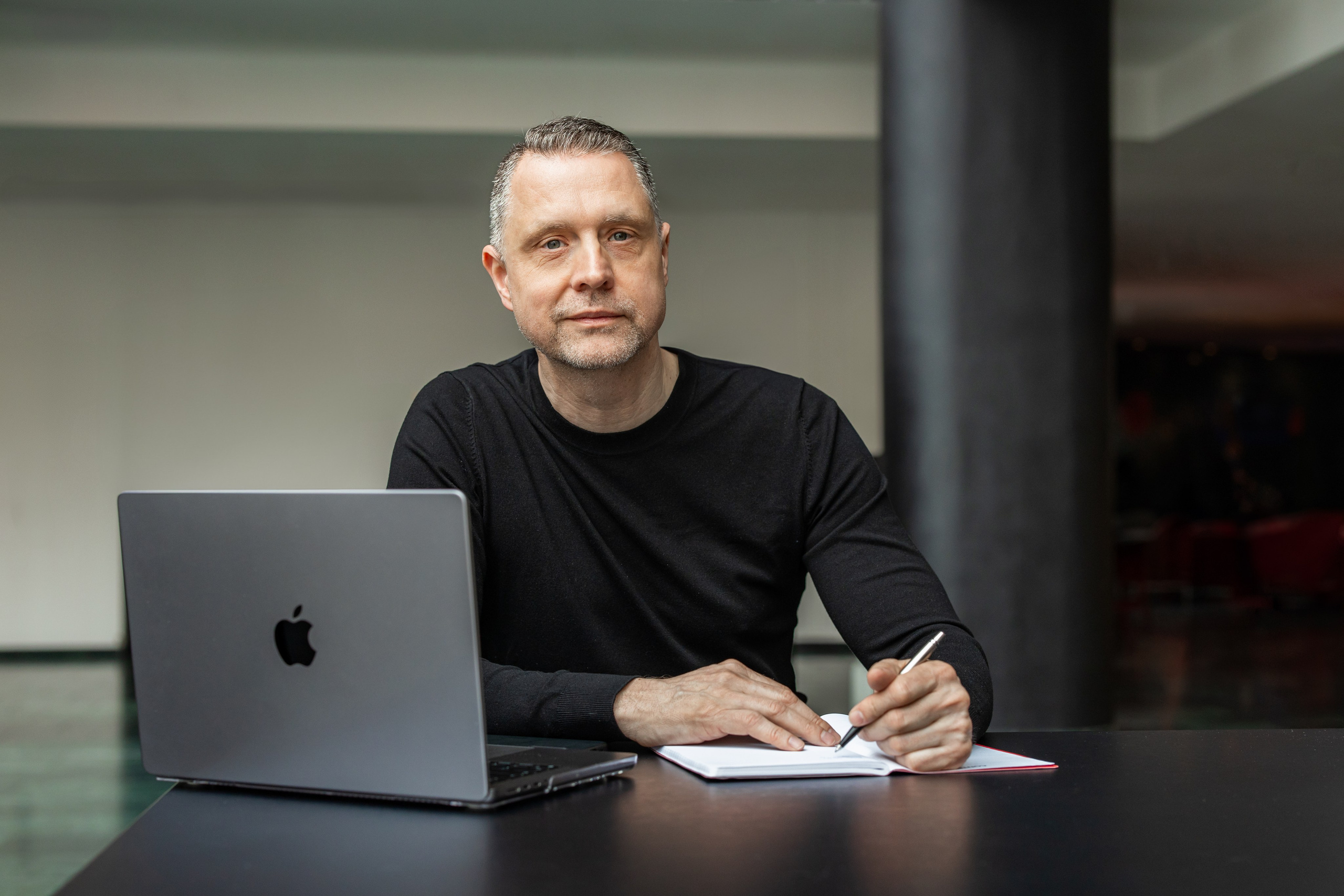 Cena a rezervace. Dana Lišková — Empatická fotografka | Introspektivní umělkyně | Neurodivergentní koučka| Zakladatelka Artepy.cz