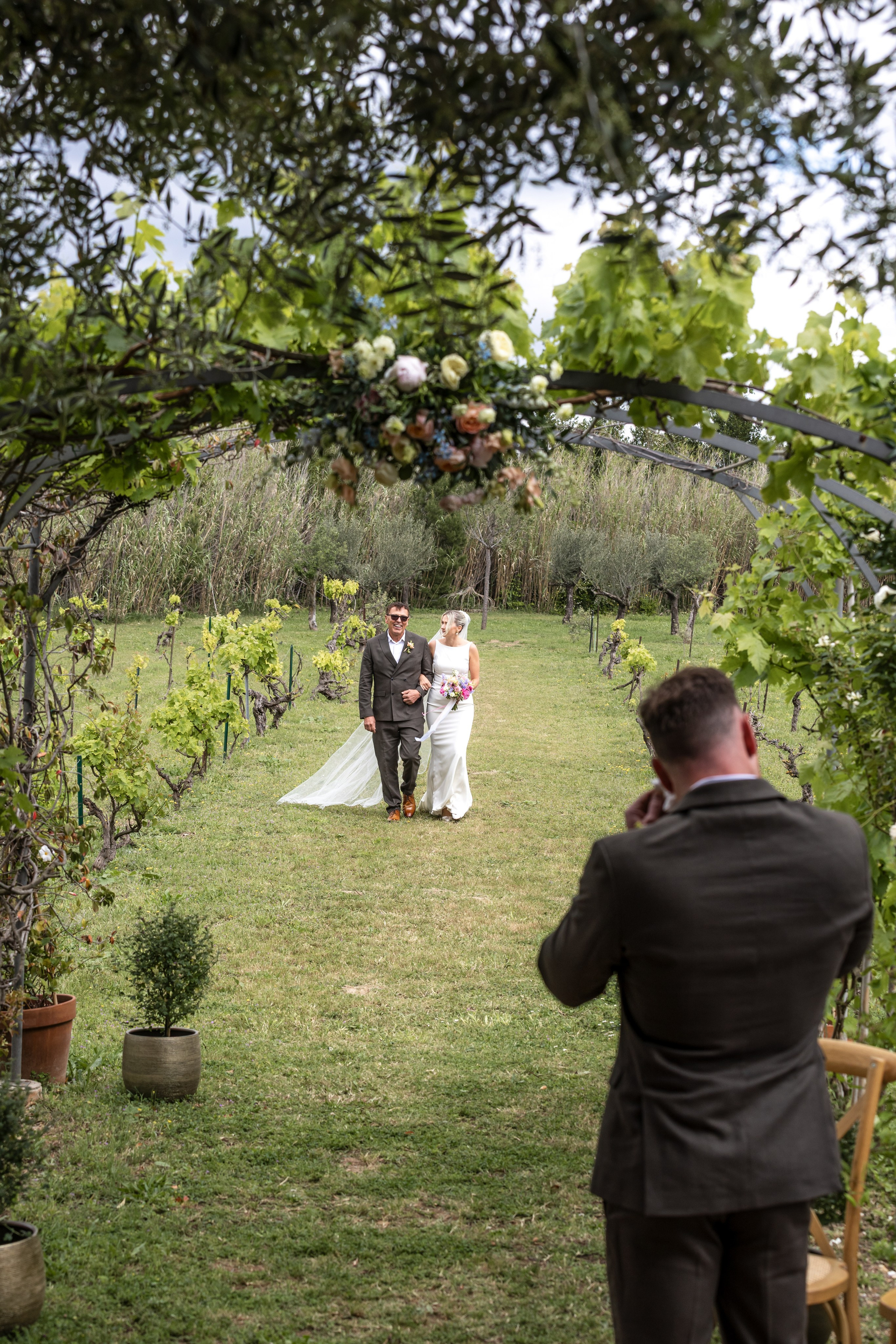 Свадьба в Château Du Puits Es Pratx — яркий день на юге Франции. Евгения Смирнова — фотограф в Тулузе и юго-западной Франции