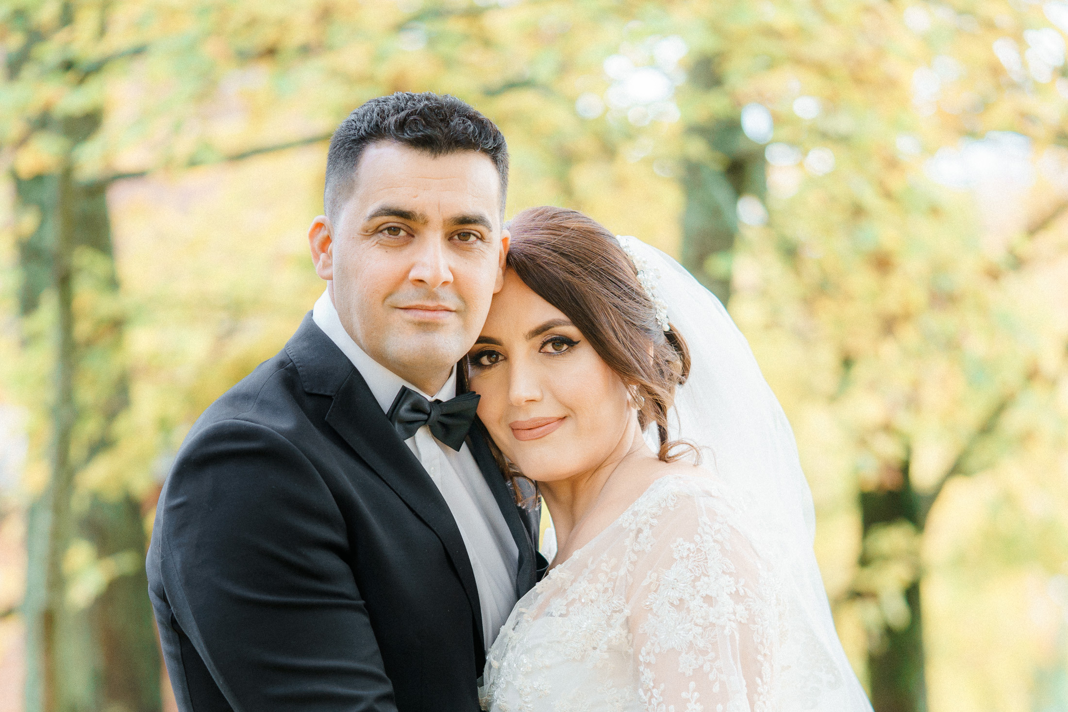 Hääpotretit vanhankaupunginkoskella