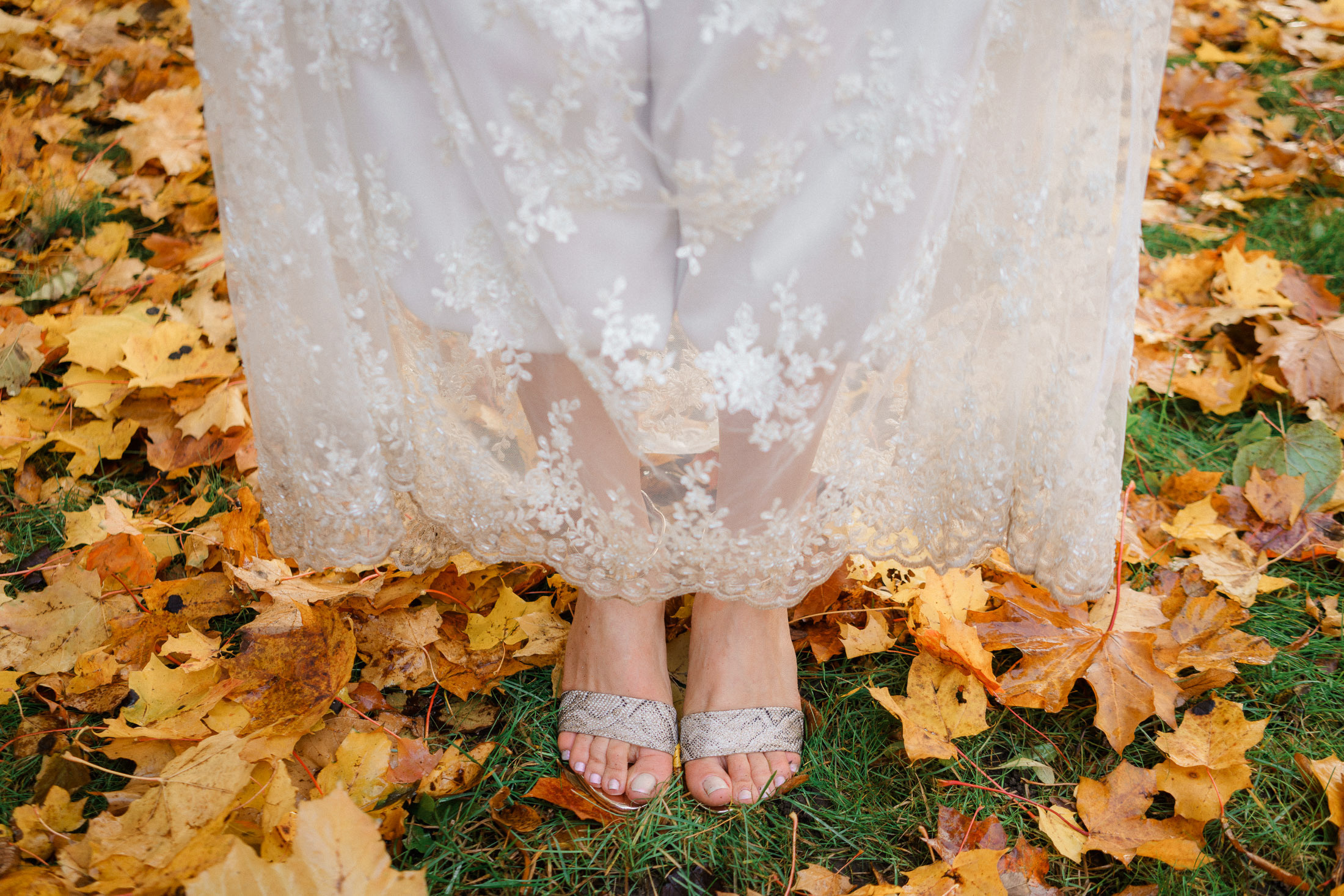 Hääpotretit vanhankaupunginkoskella