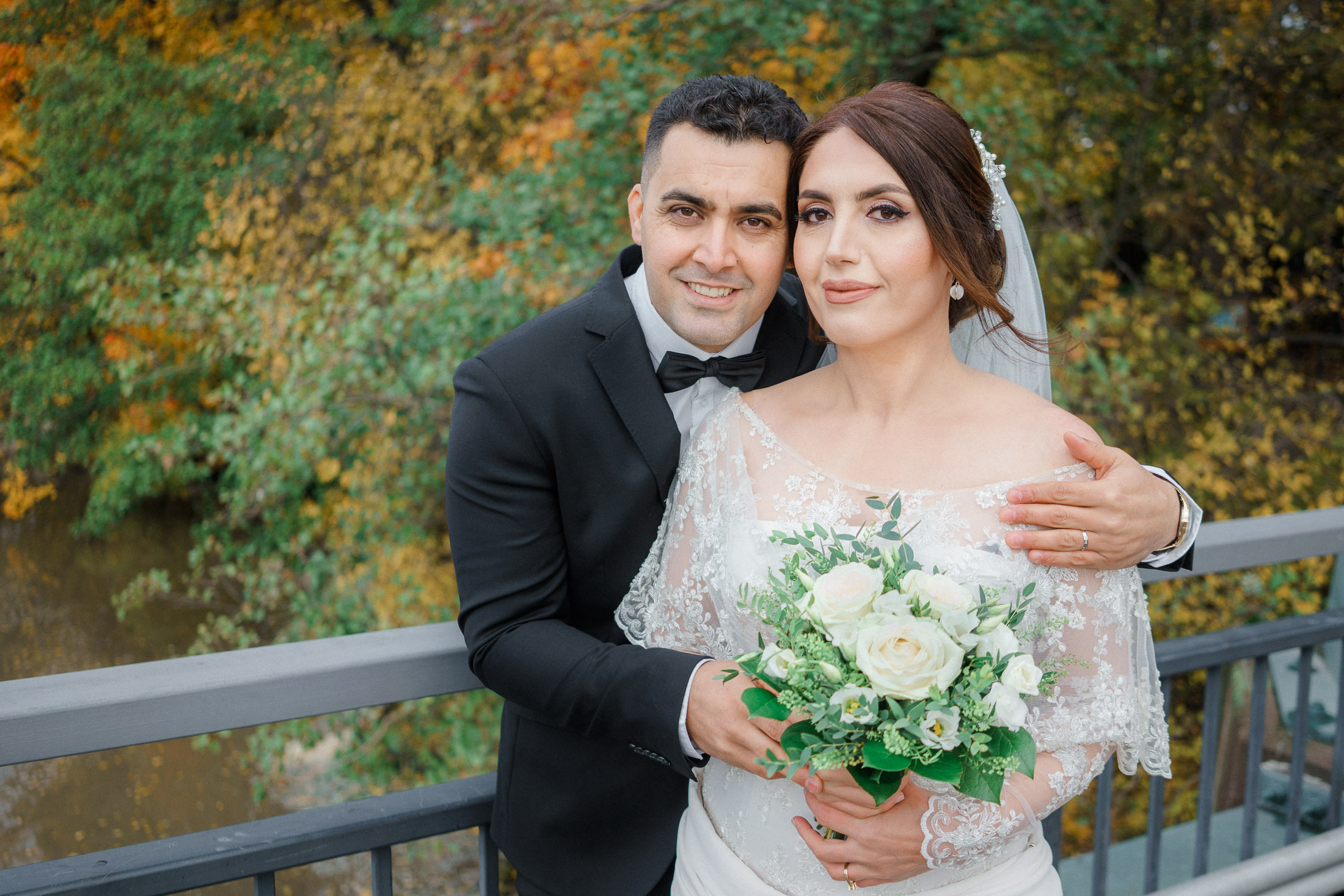 Hääpotretit vanhankaupunginkoskella