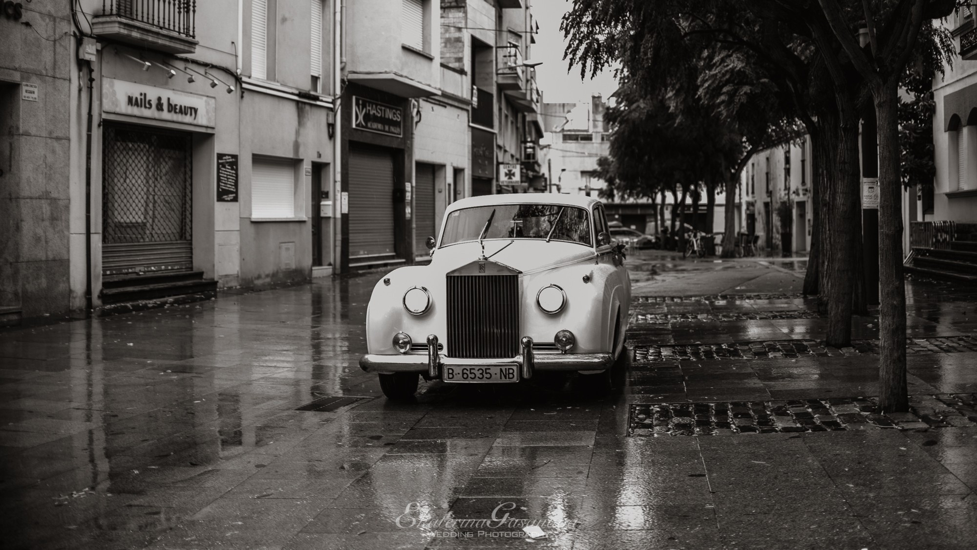 ¡ Llega la Novia! — ¿ Has pensado del coche que te lleve al altar?. Фотограф Екатерина Гасанова — фотосессии в Барселоне