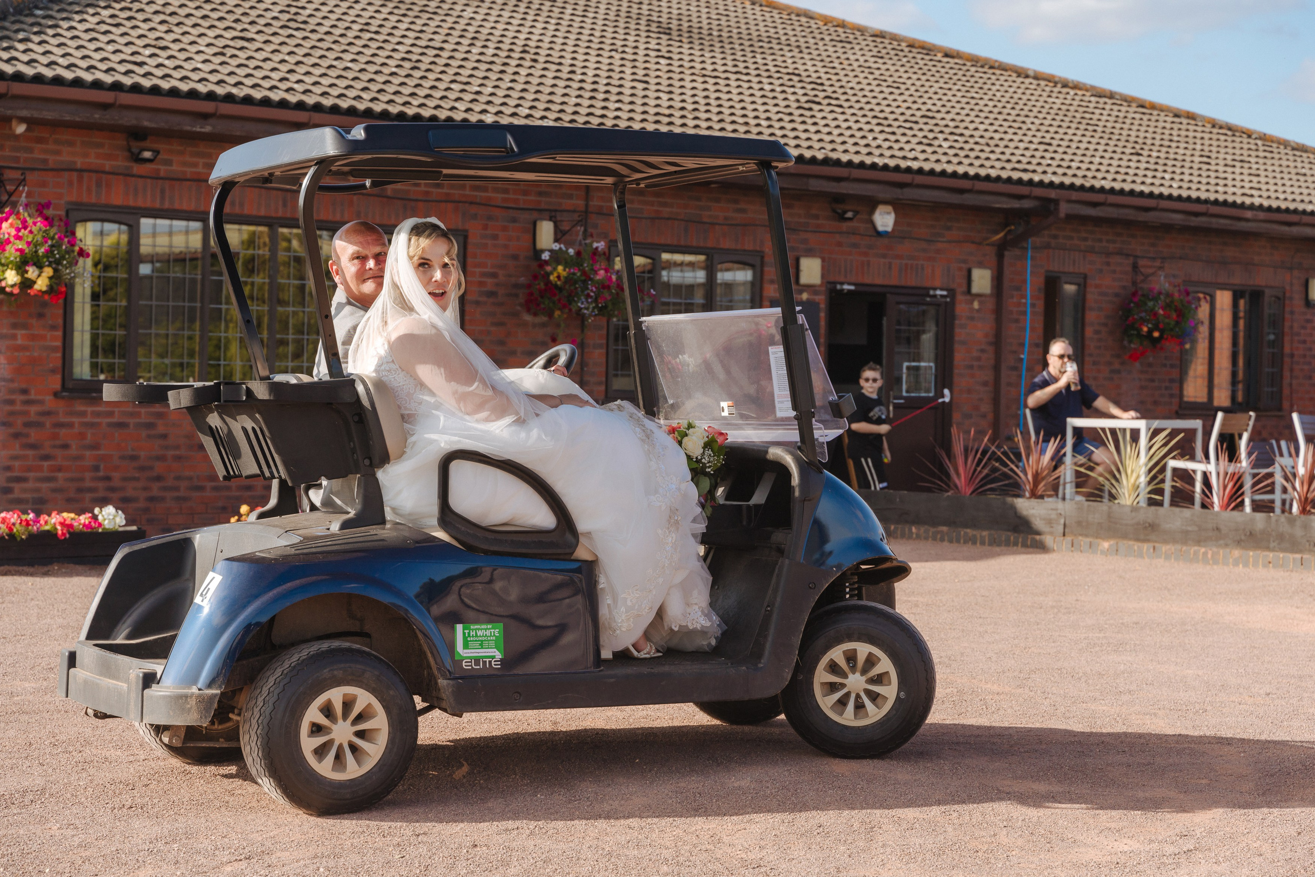 Wedding at Bird Hills Golf Centre. Photographer in England Ekaterina Romanova