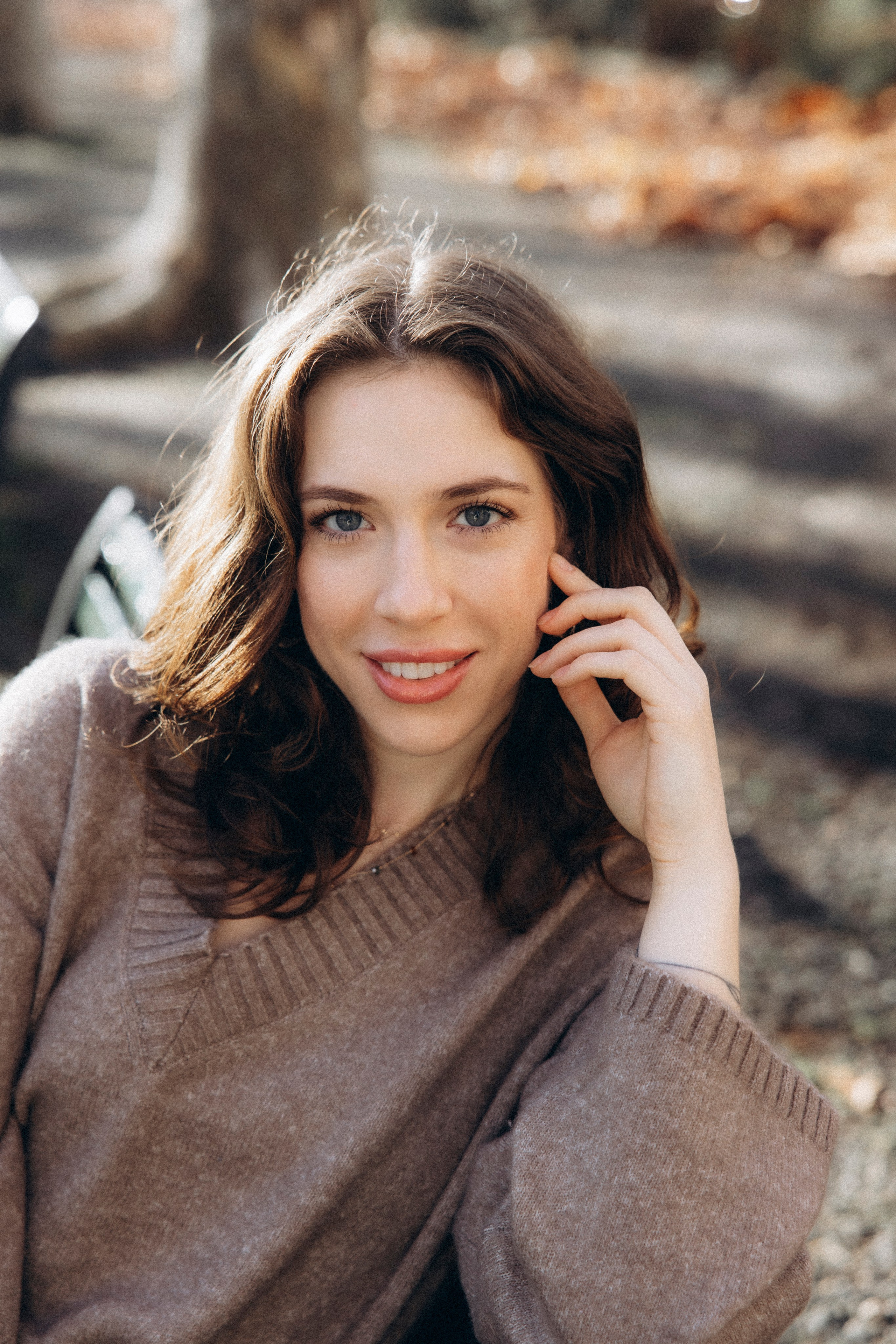 Autumn photoshoot for Elizaveta in Toulouse. Eugenie Smirnova — wedding, corporate and lifestyle photographer in Toulouse and Southwest France