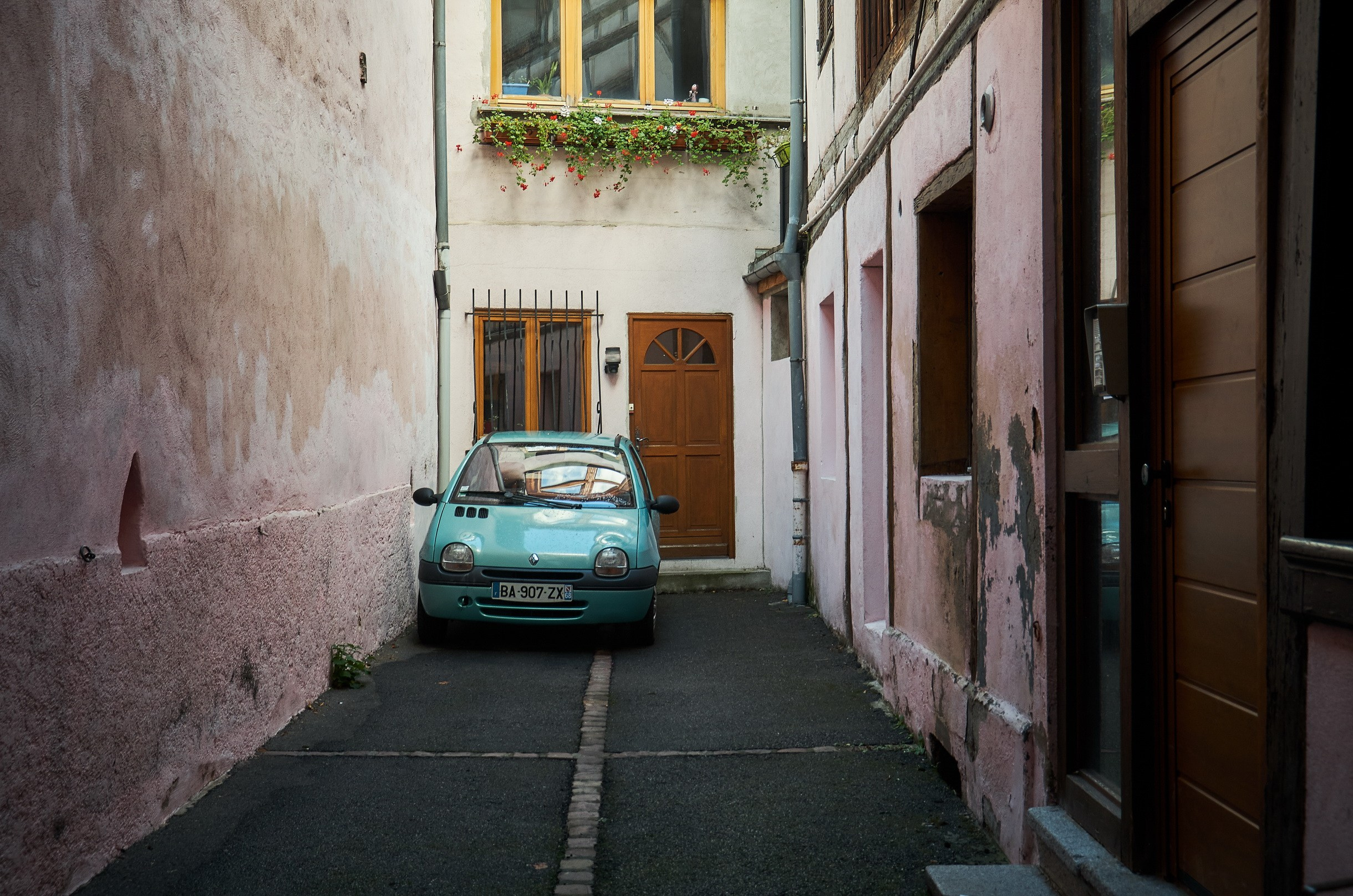 Street. Yuri Popkov | Photographer