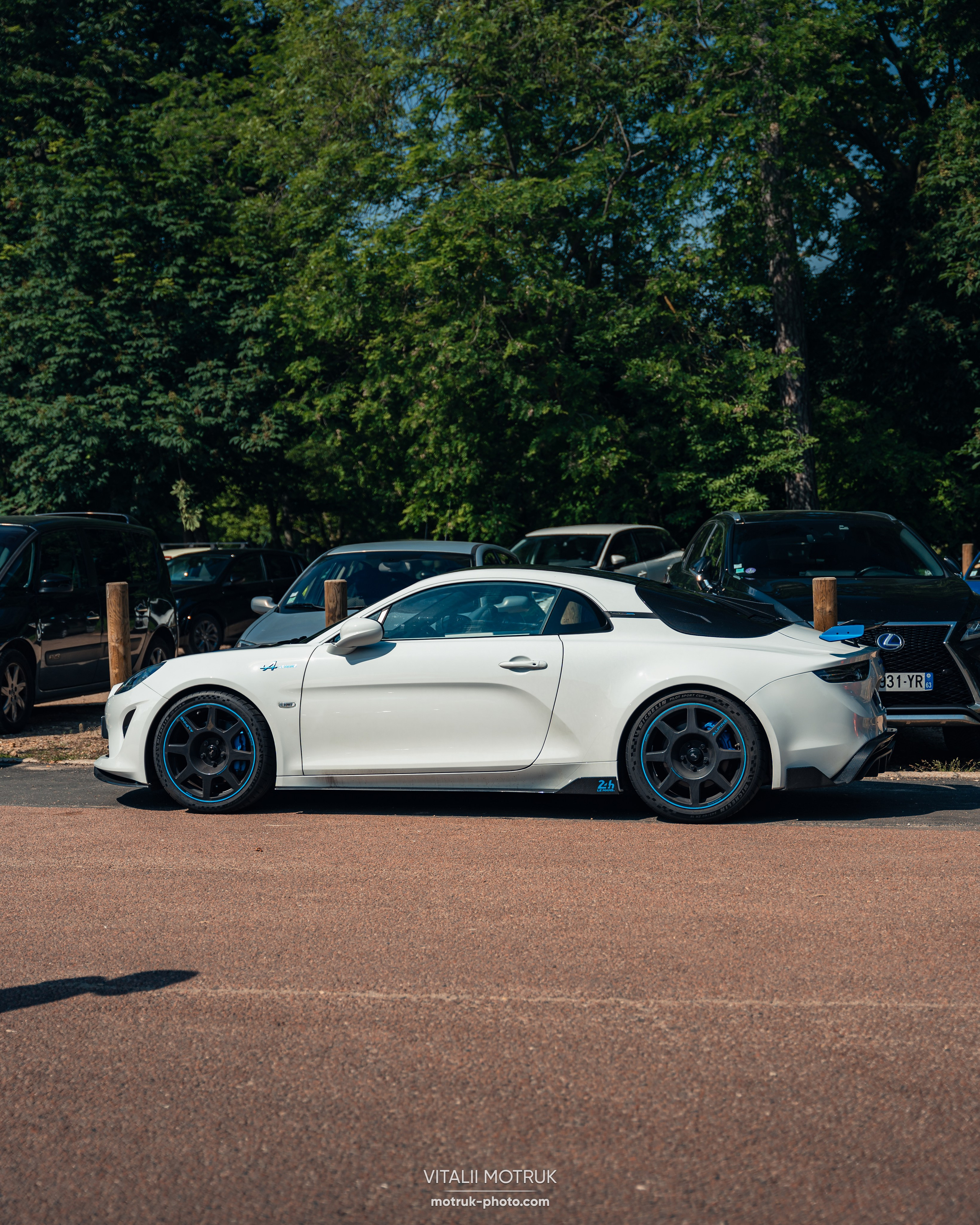 Rassemblement Auteuil 20 mai 2024. Photographe de voitures à Paris — Vitalii Motruk