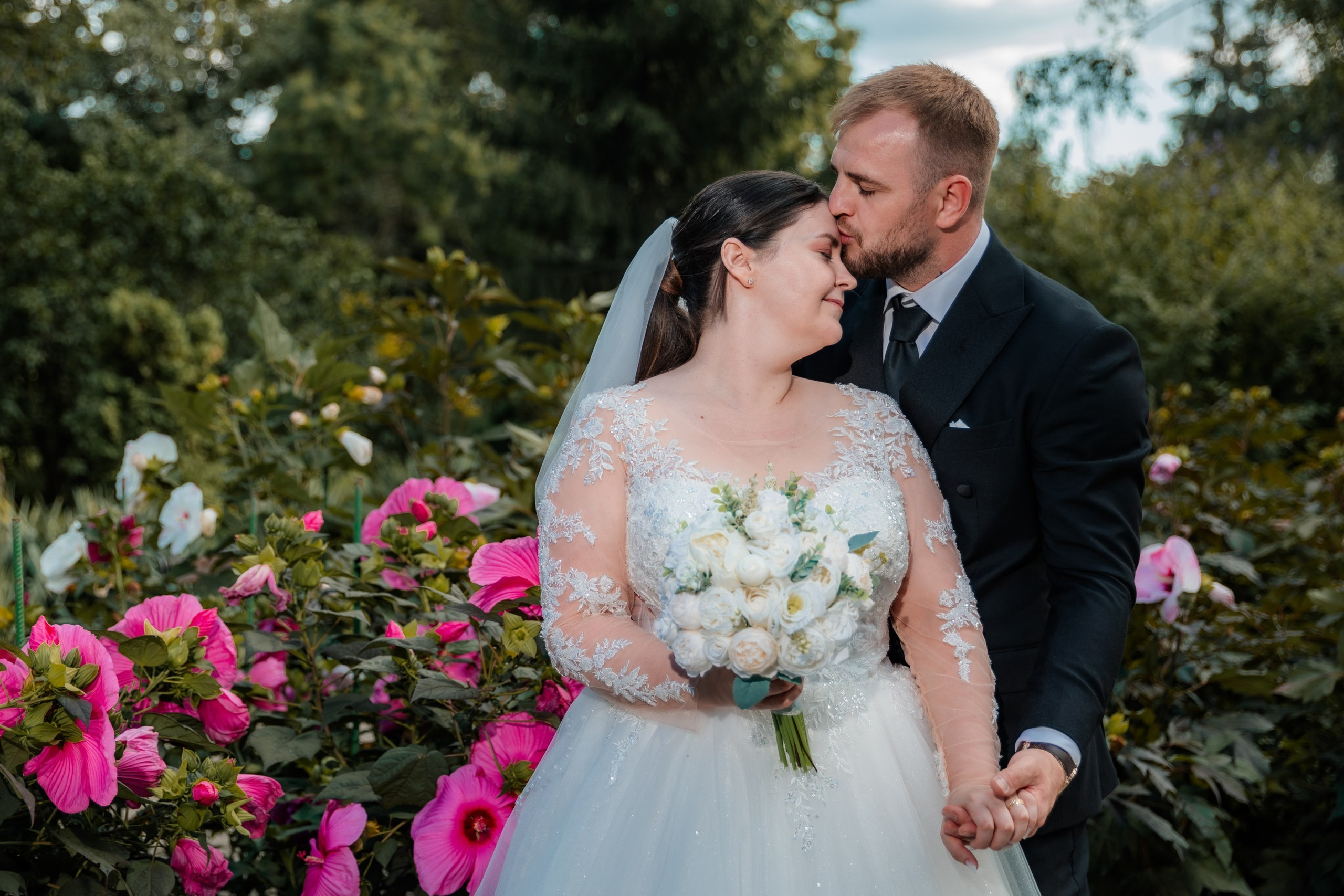 servicii foto. servicii foto Botoșani. servicii foto video Botoșani. fotograf nunta. fotograf evenimente. fotograf nunta Botoșani. Alin chirila. Alin chirila fotograf. Alinofotostudio.- Mire și mireasă – Sergiu & Liliana – ziua nunții, 2024  - Emoții în ziua nunții – Sergiu și Liliana  - Dansul mirilor – fotografie artistică nuntă 2024  - Sedinta foto romantică în natură – Sergiu & Liliana  - Rochia de mireasă și detalii de nuntă elegante