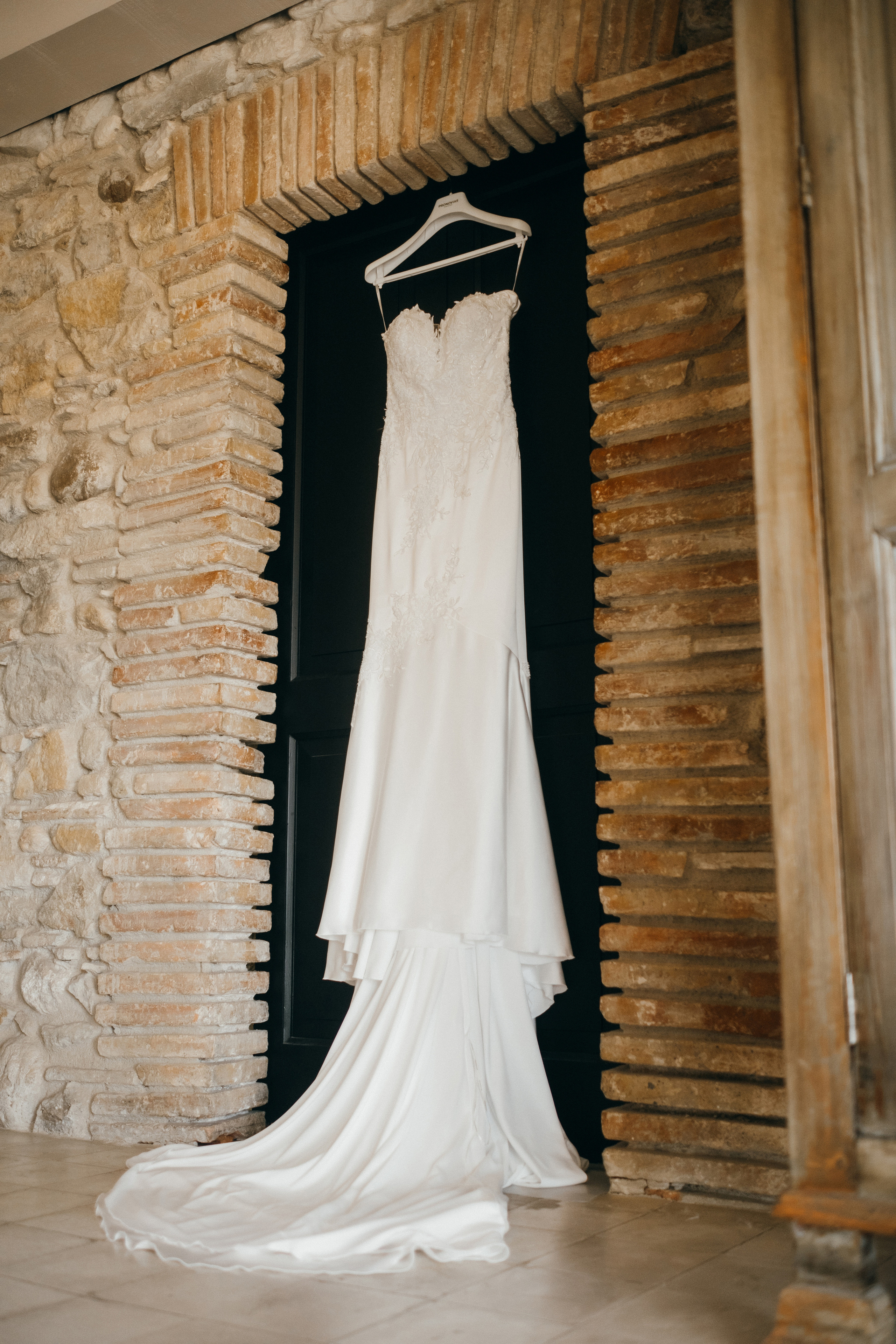 Annebel & Kenny. Hotel Castell d’Emporda. Paola fotógrafo / videografo de bodas en Barcelona