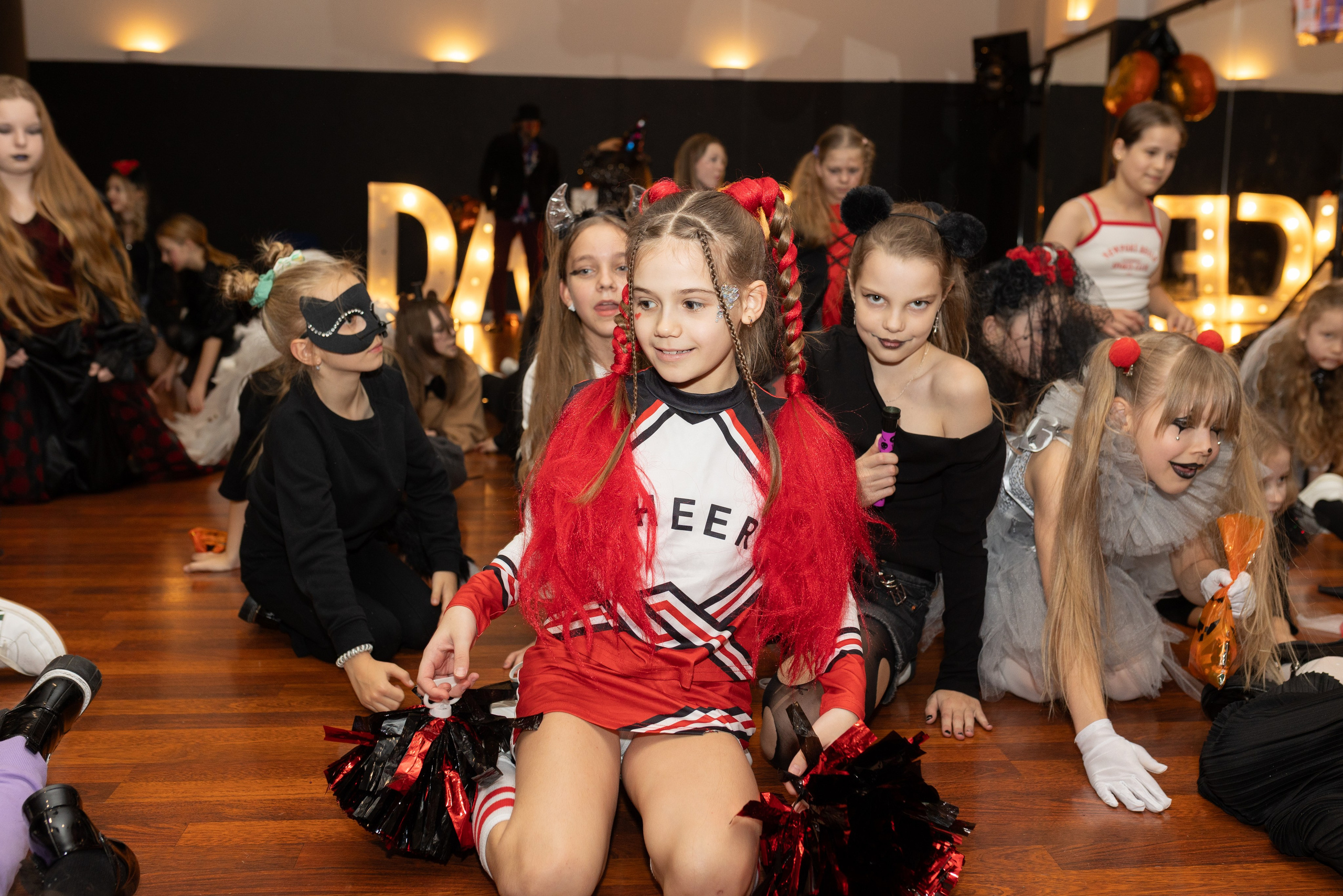 Leo dance studio Helloween 2025. Семейный и детский фотограф в Варшаве Мила Бобровская