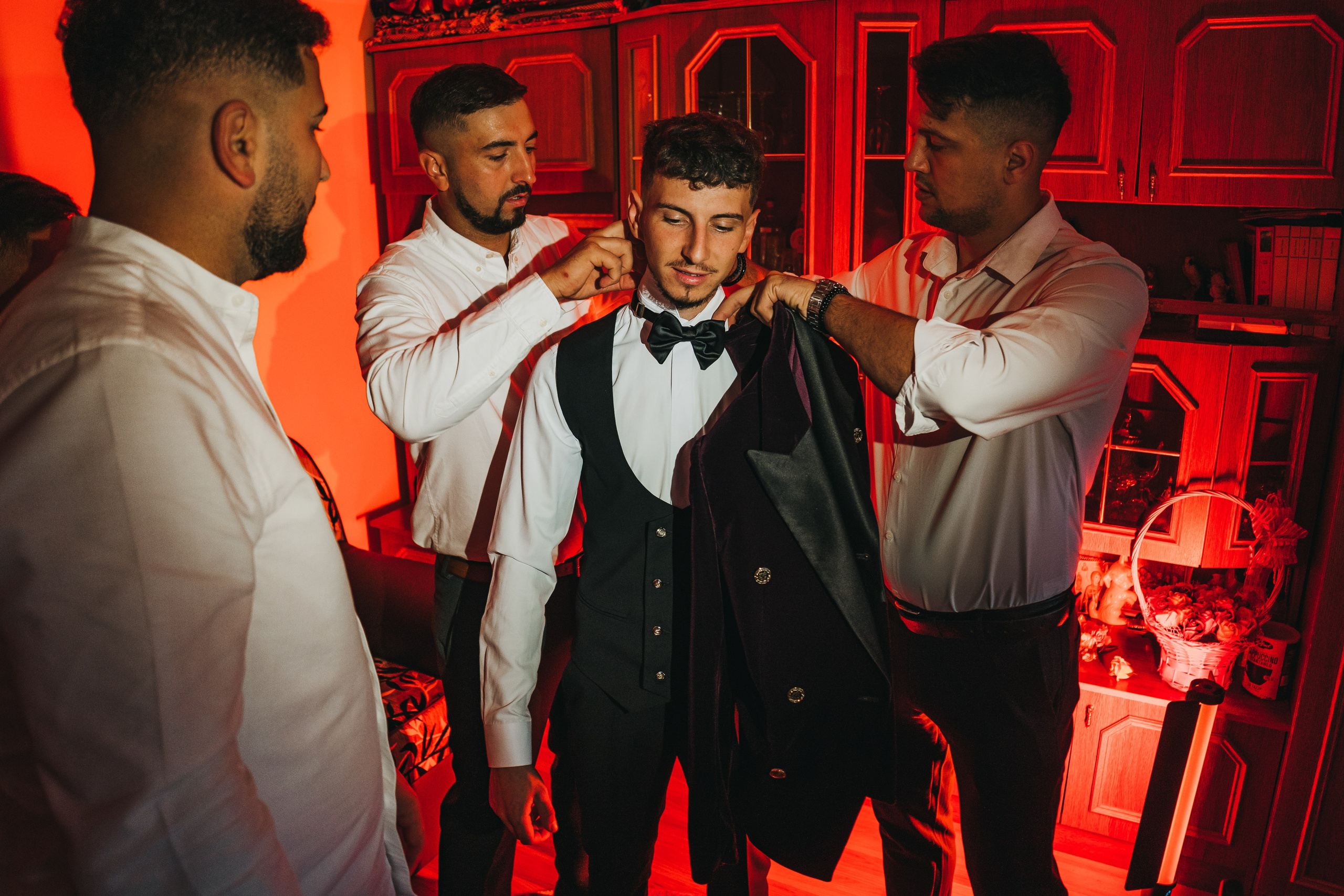 Robert si Mada. Foto-Video Nunta Iasi, Suceava, Bucuresti / Disponibilitate 2025 — 2026 — 2027