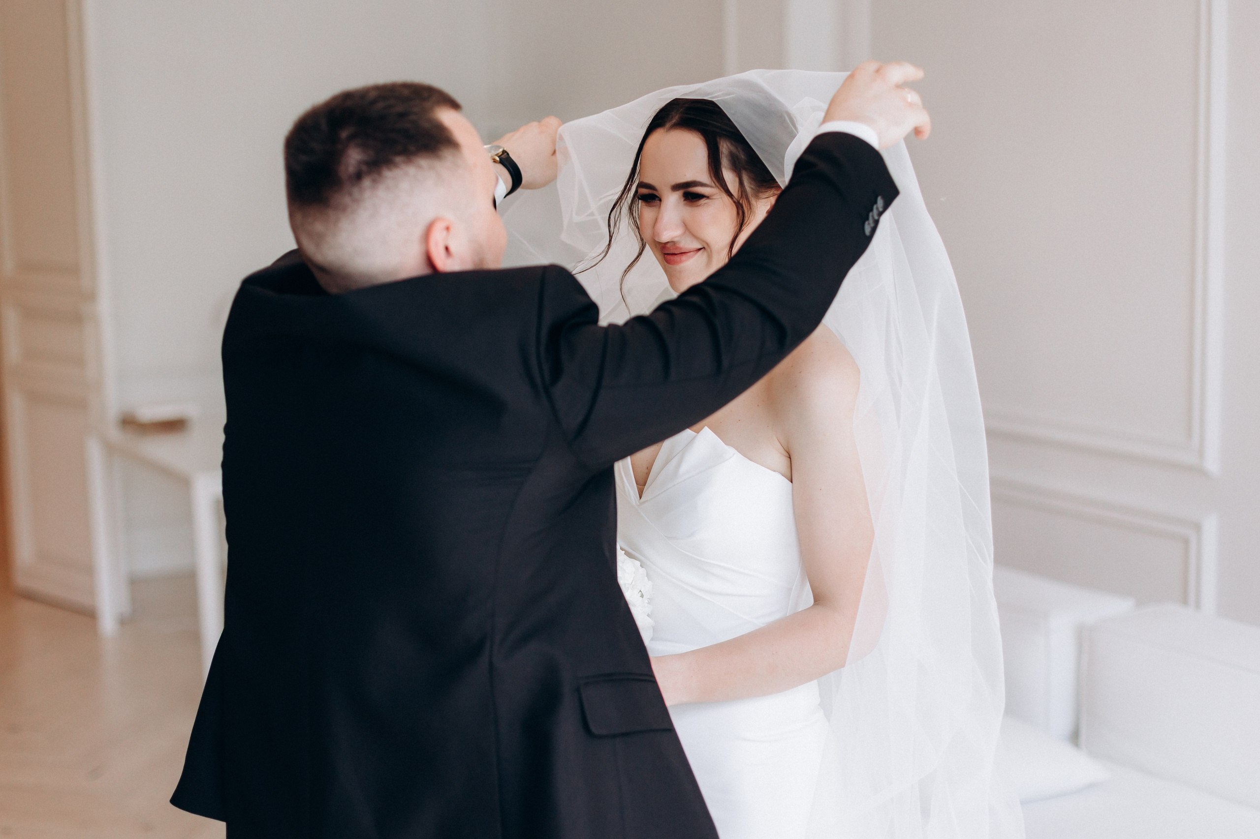 White Wedding. Wedding and Family Photograph