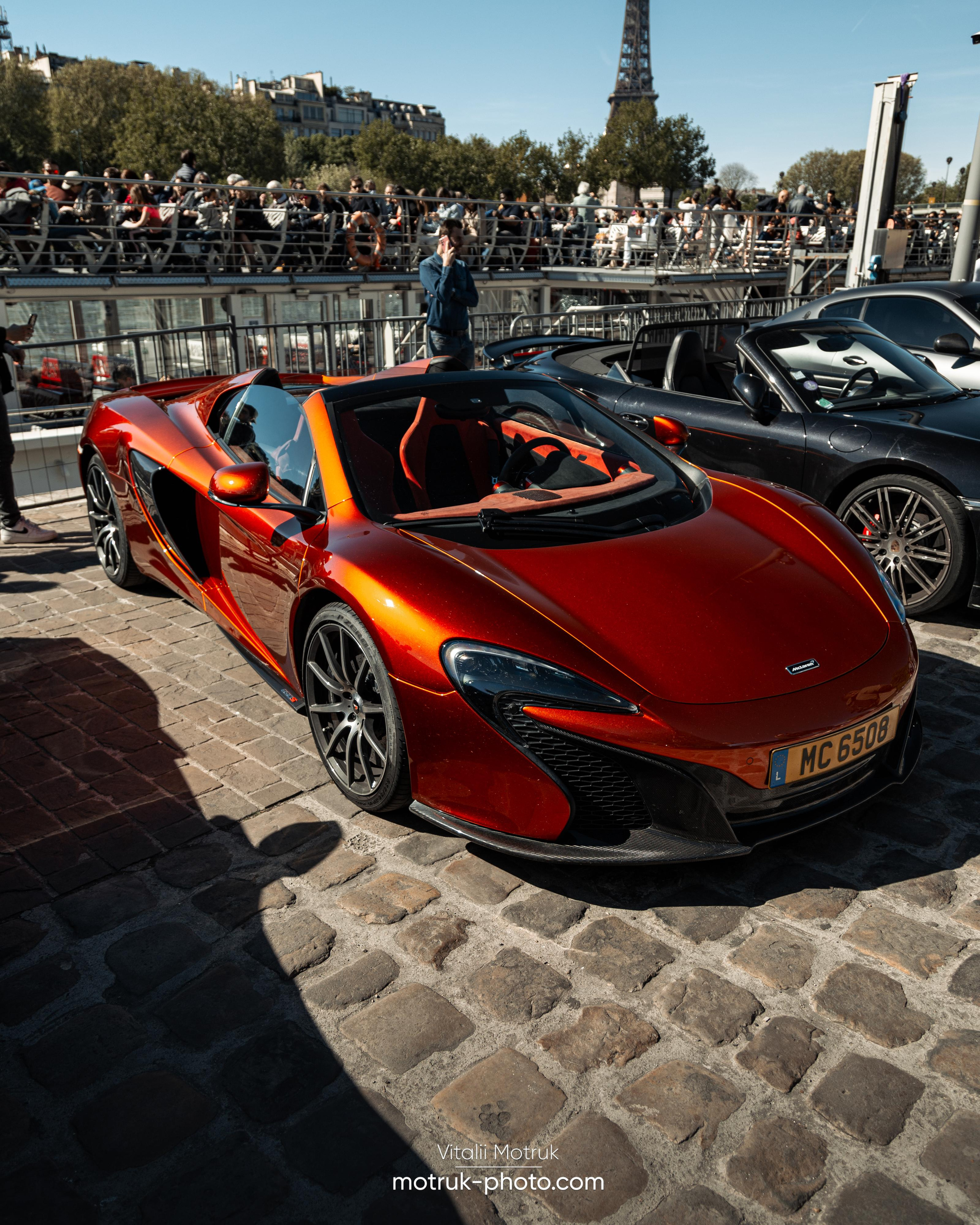 Bateaux Mouches 17 avril. Photographer in Paris — Vitalii Motruk