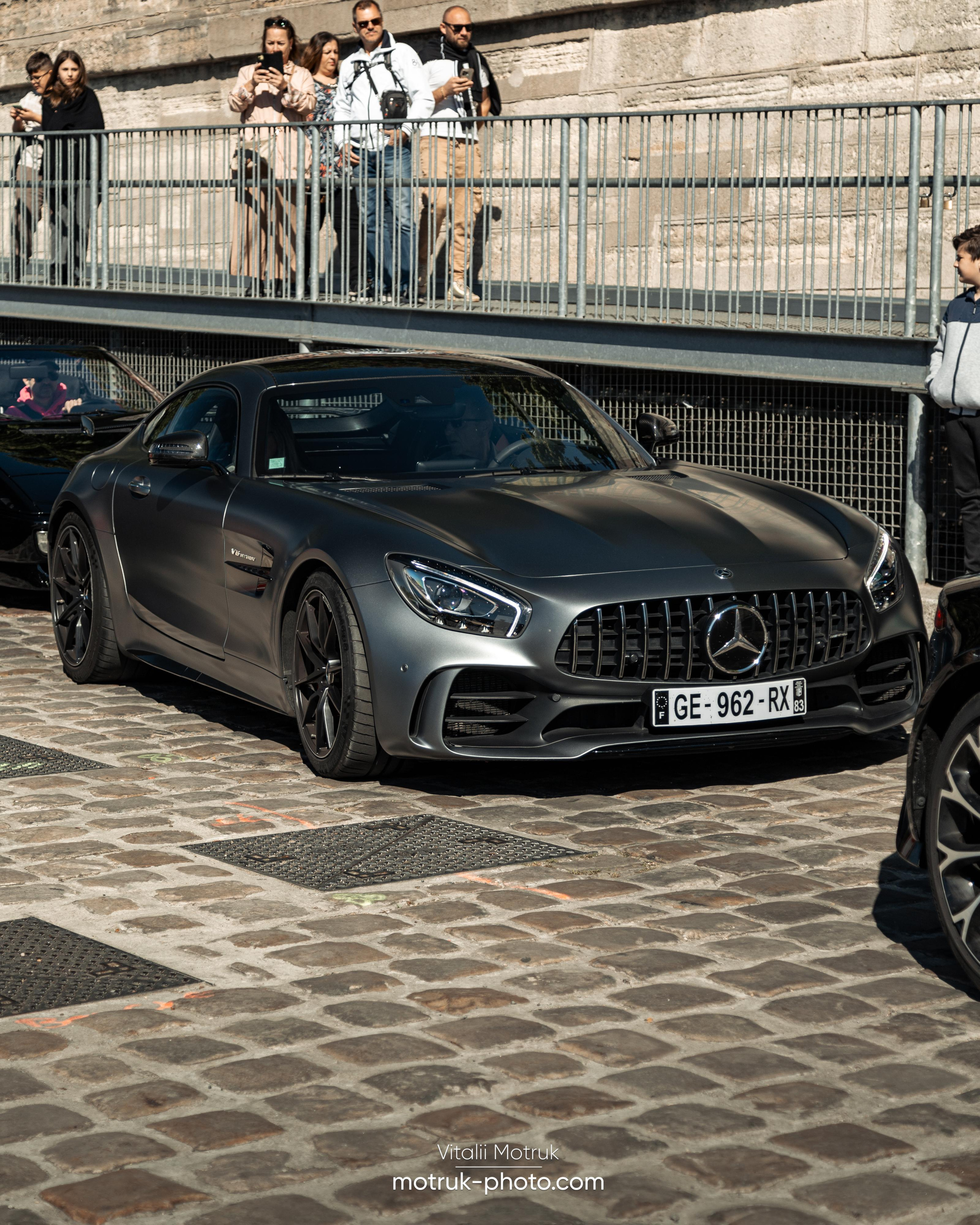 Bateaux Mouches 17 avril. Photographer in Paris — Vitalii Motruk