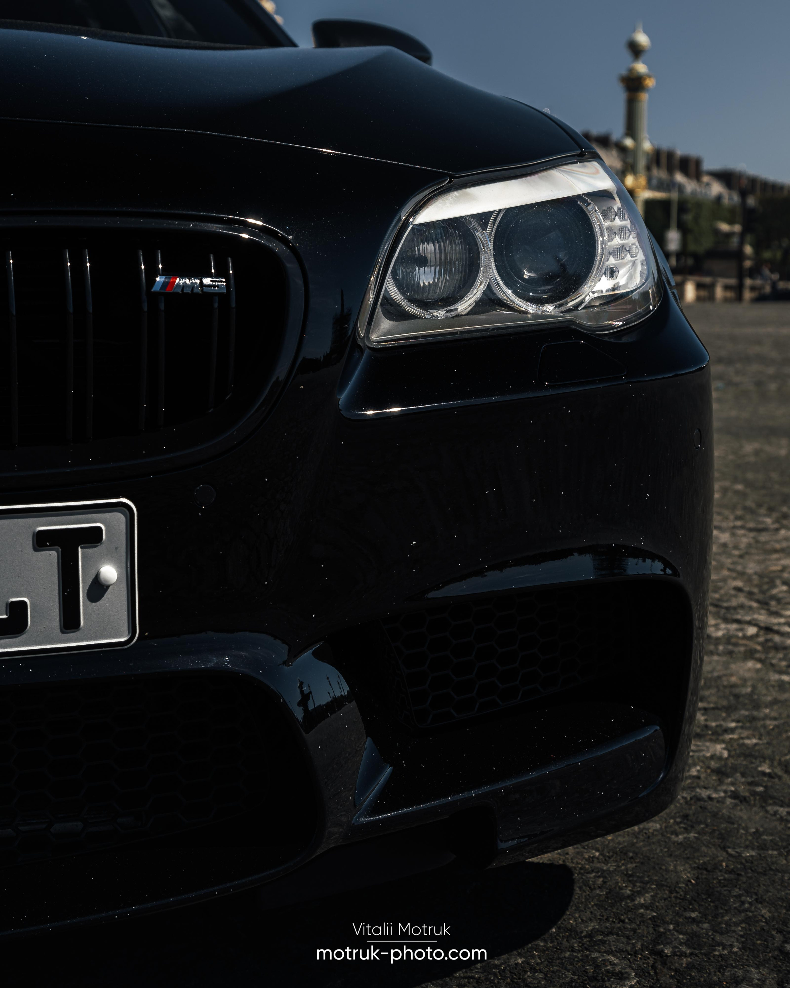 Bateaux Mouches 17 avril. Photographer in Paris — Vitalii Motruk