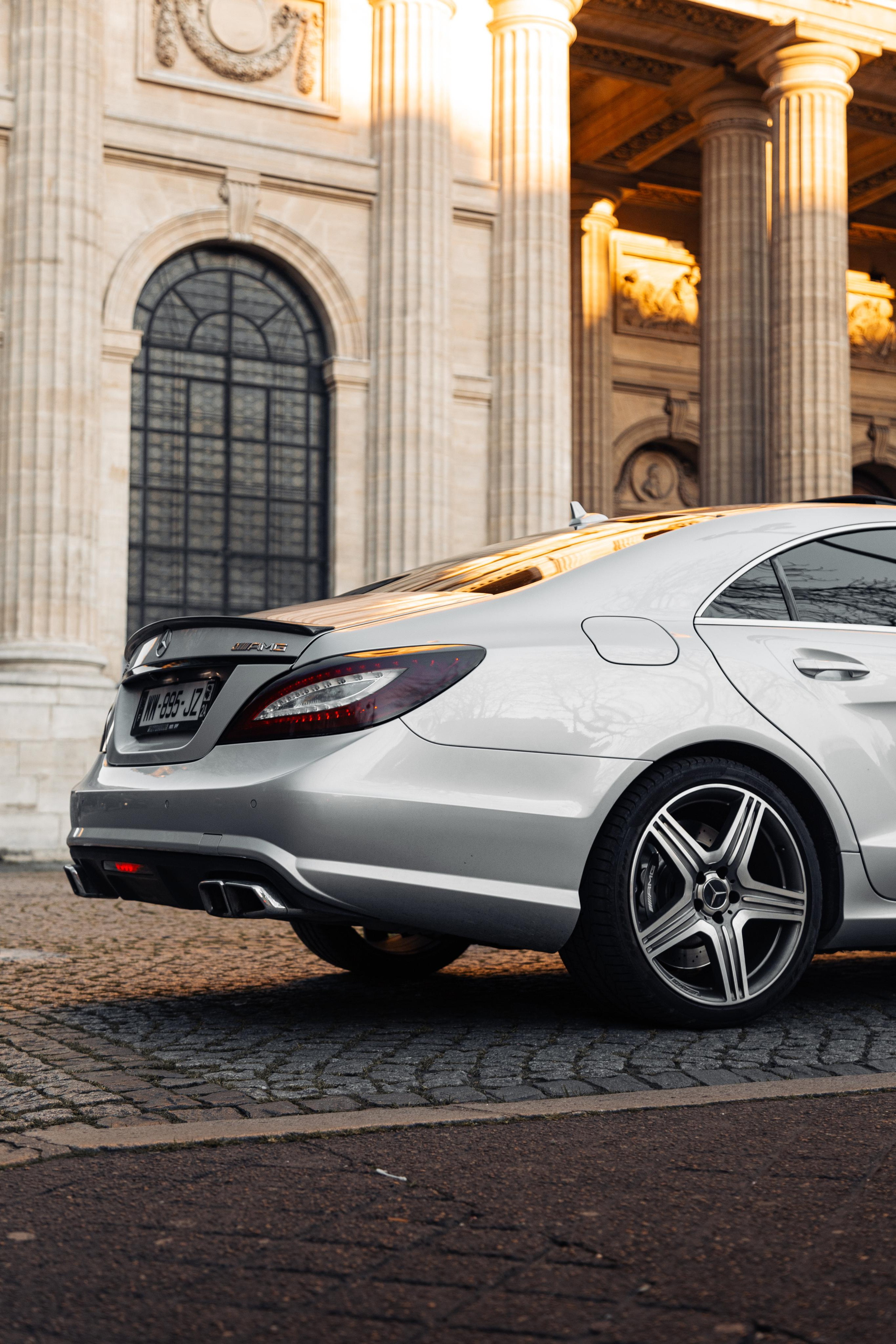 Merceds-Benz CLS 63 AMG. Photographe de voitures à Paris — Vitalii Motruk
