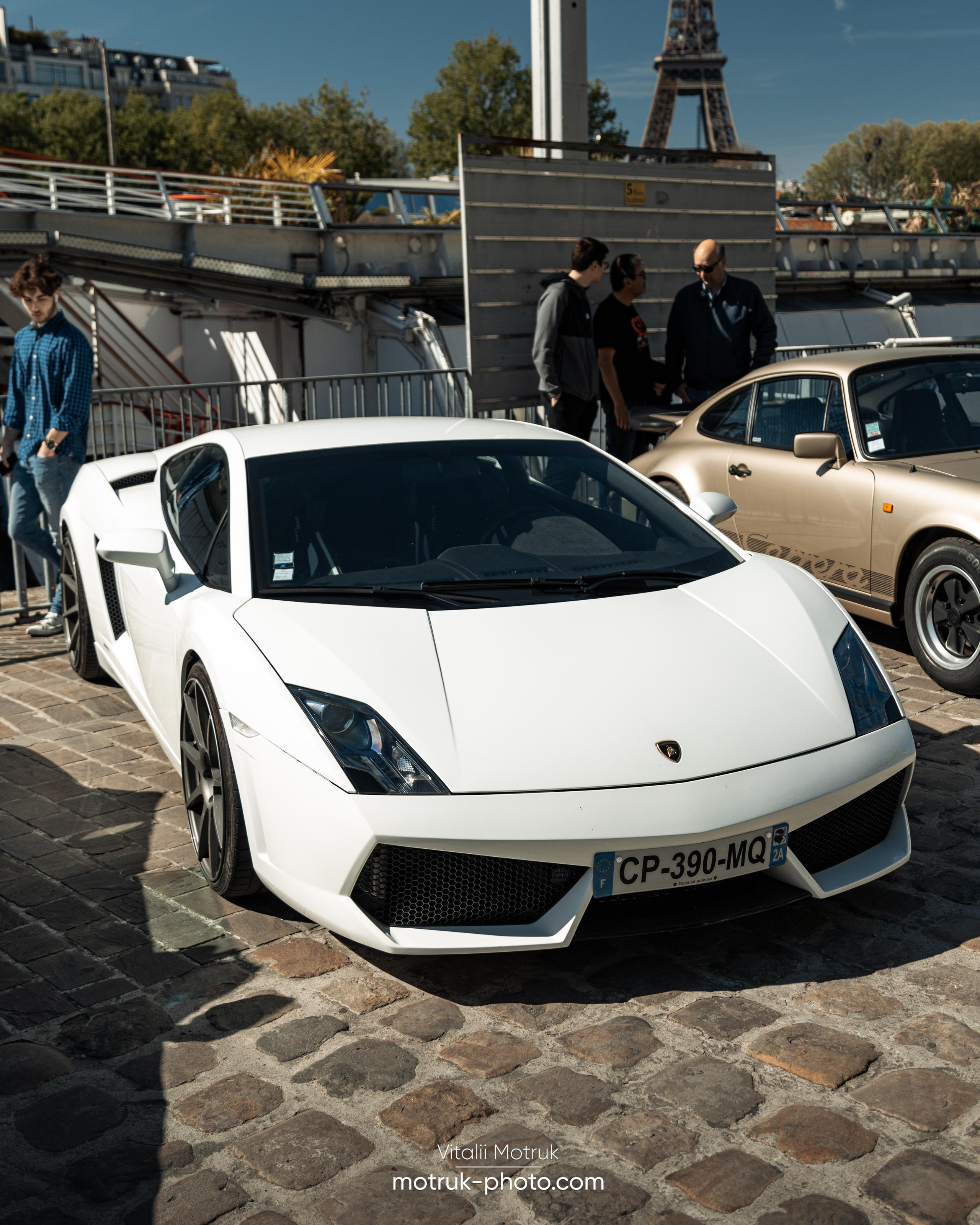 Bateaux Mouches 17 avril. Photographer in Paris — Vitalii Motruk