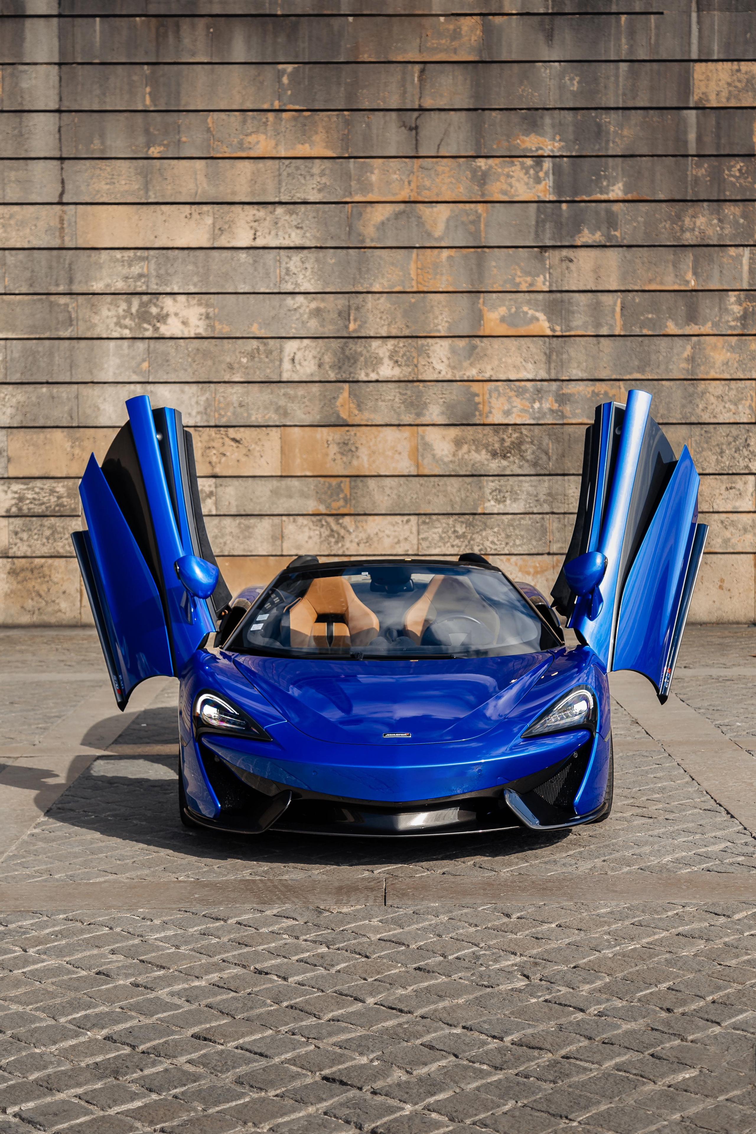 McLaren 570s. Photographer in Paris — Vitalii Motruk