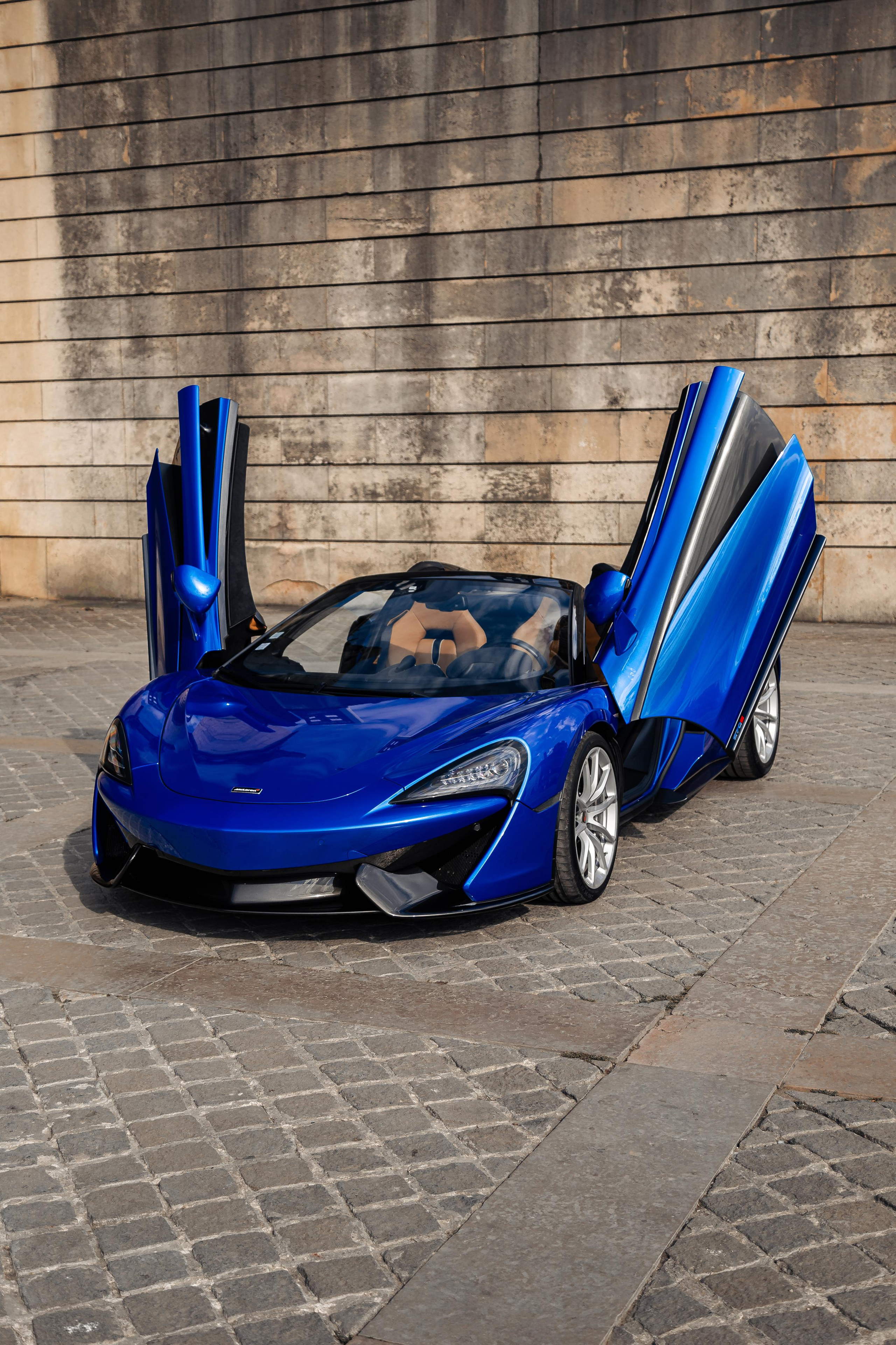 McLaren 570s. Photographer in Paris — Vitalii Motruk