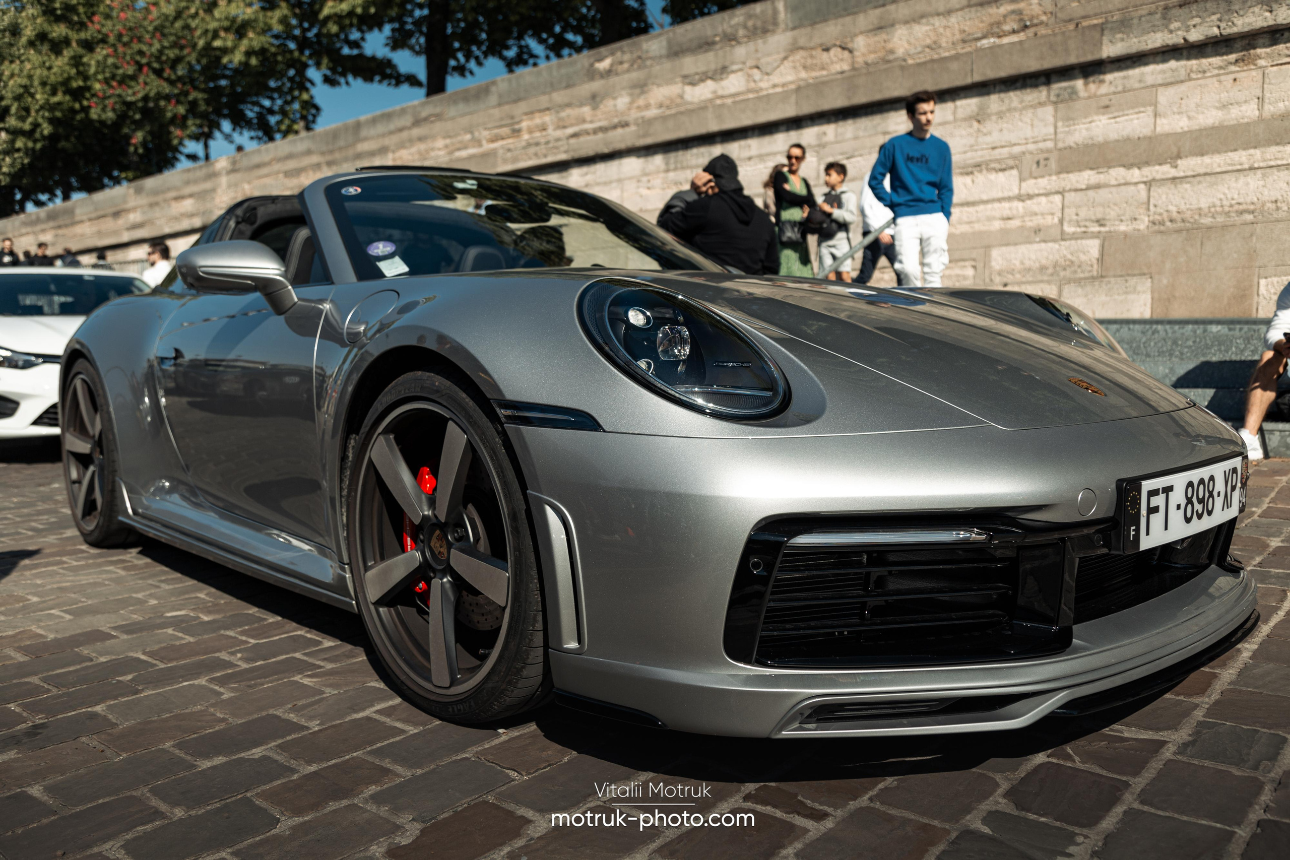 Bateaux Mouches 17 avril. Photographer in Paris — Vitalii Motruk