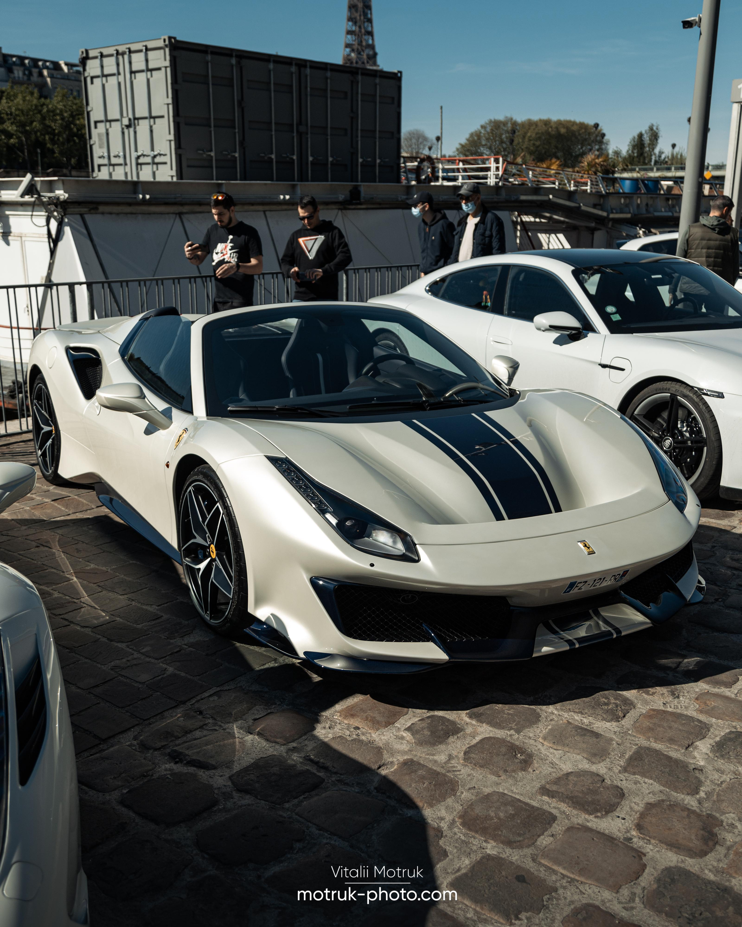 Bateaux Mouches 17 avril. Photographer in Paris — Vitalii Motruk