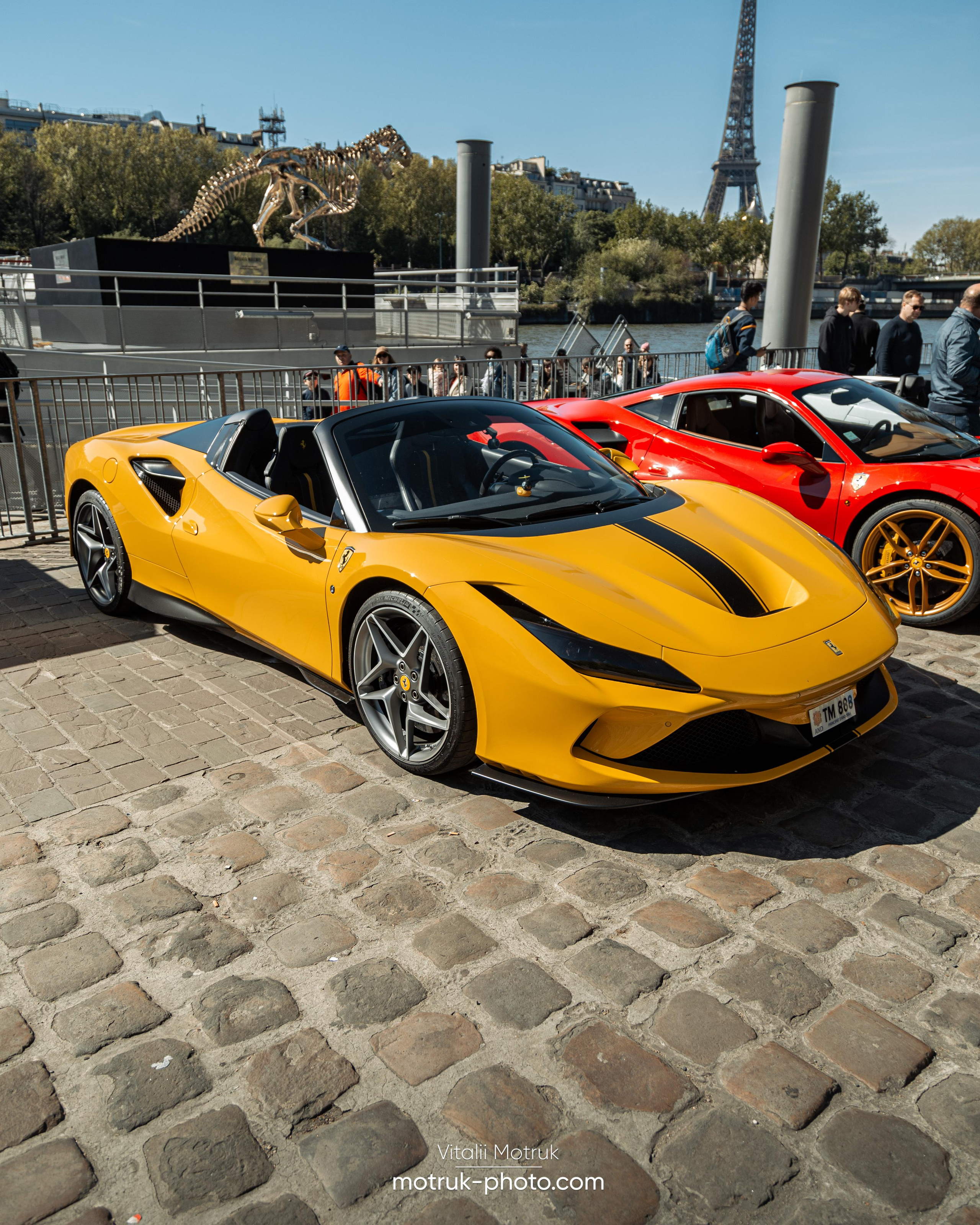 Bateaux Mouches 17 avril. Photographer in Paris — Vitalii Motruk