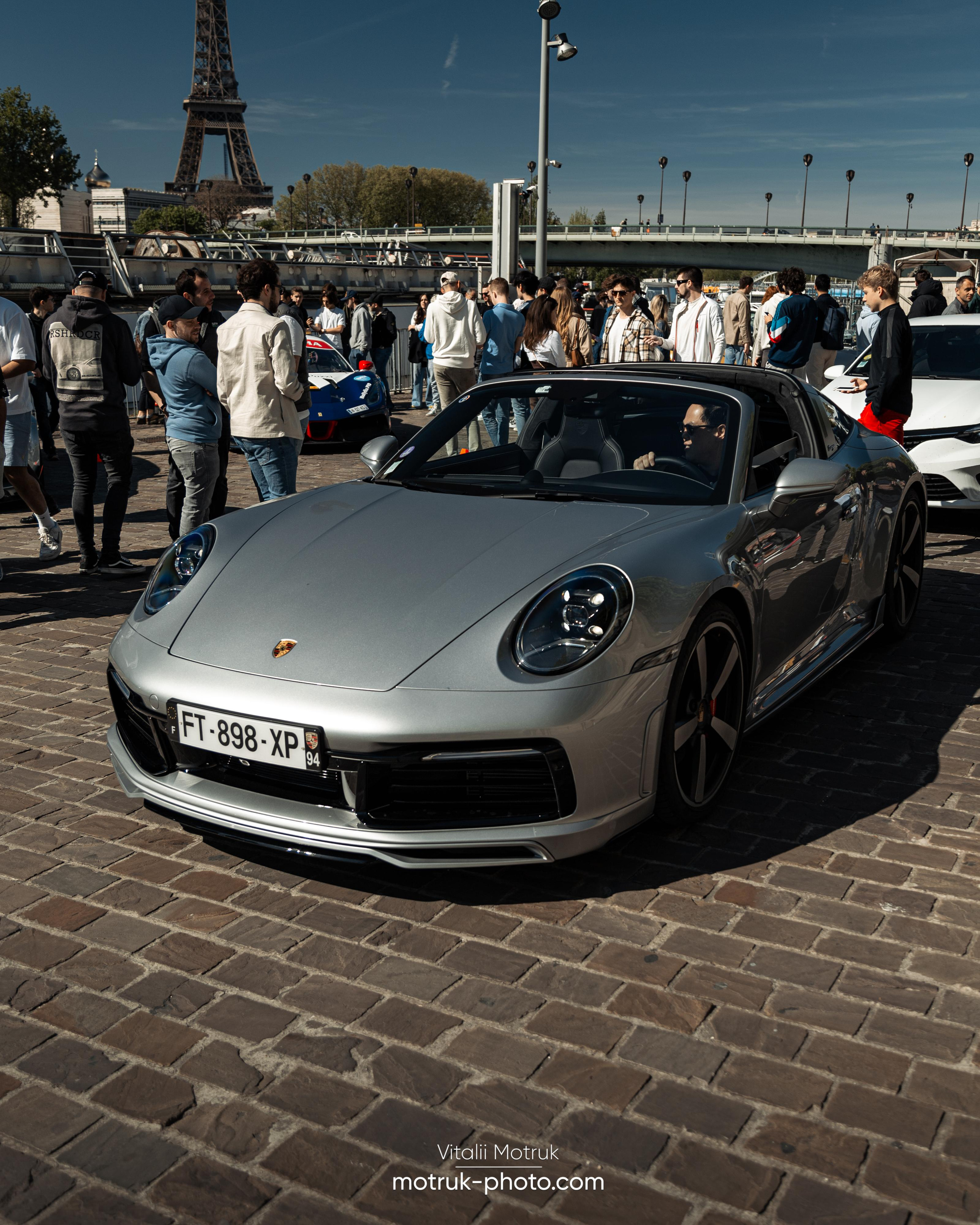 Bateaux Mouches 17 avril. Photographer in Paris — Vitalii Motruk