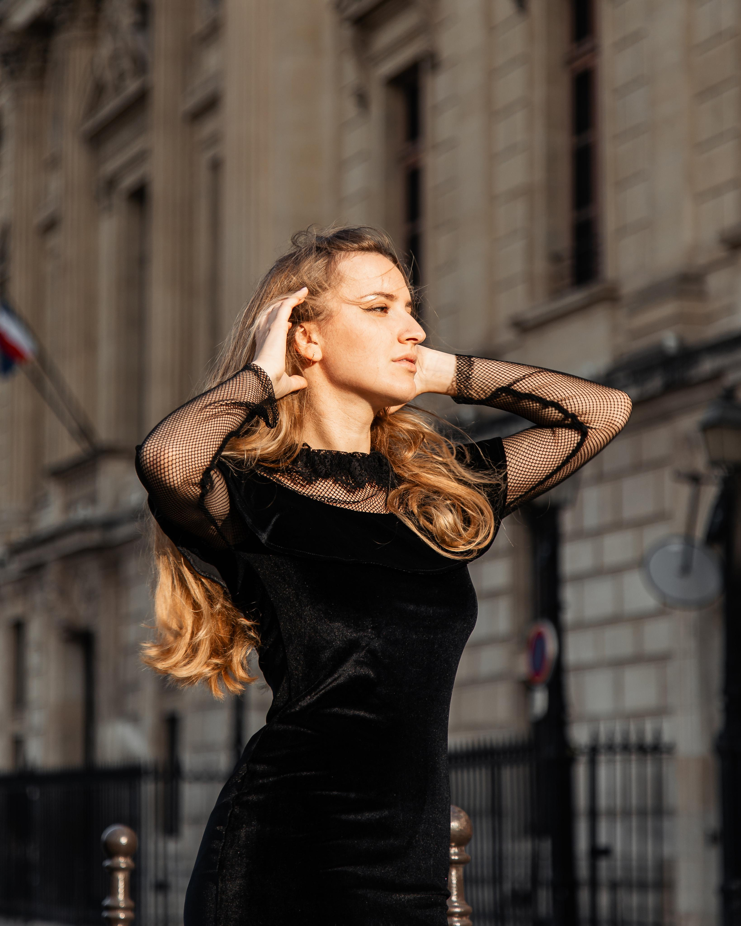 Elena. Photographe de voitures à Paris — Vitalii Motruk