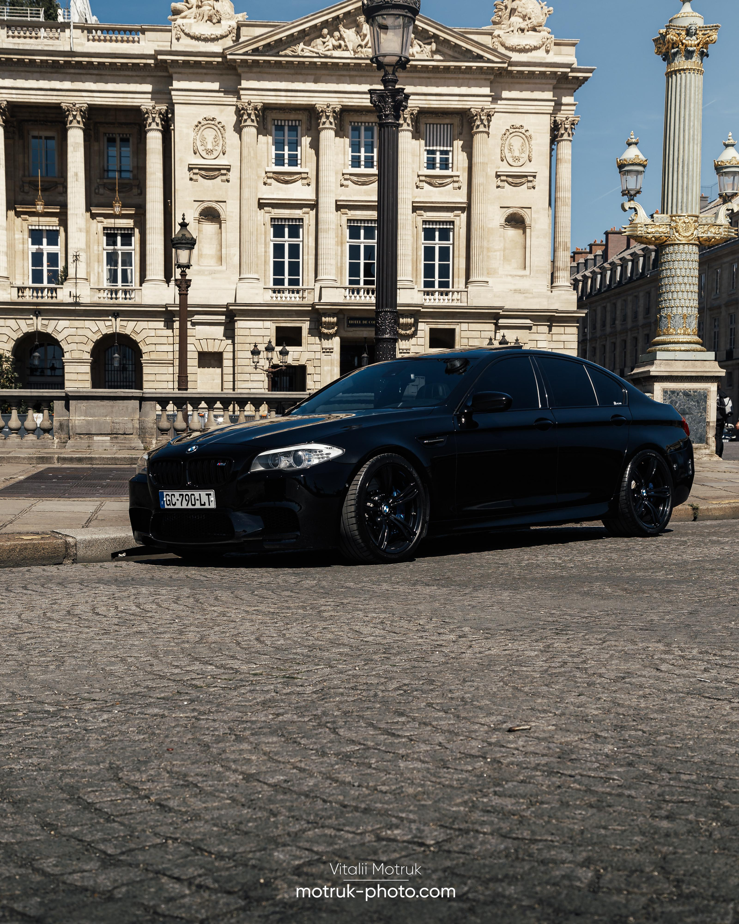 Bateaux Mouches 17 avril. Photographer in Paris — Vitalii Motruk