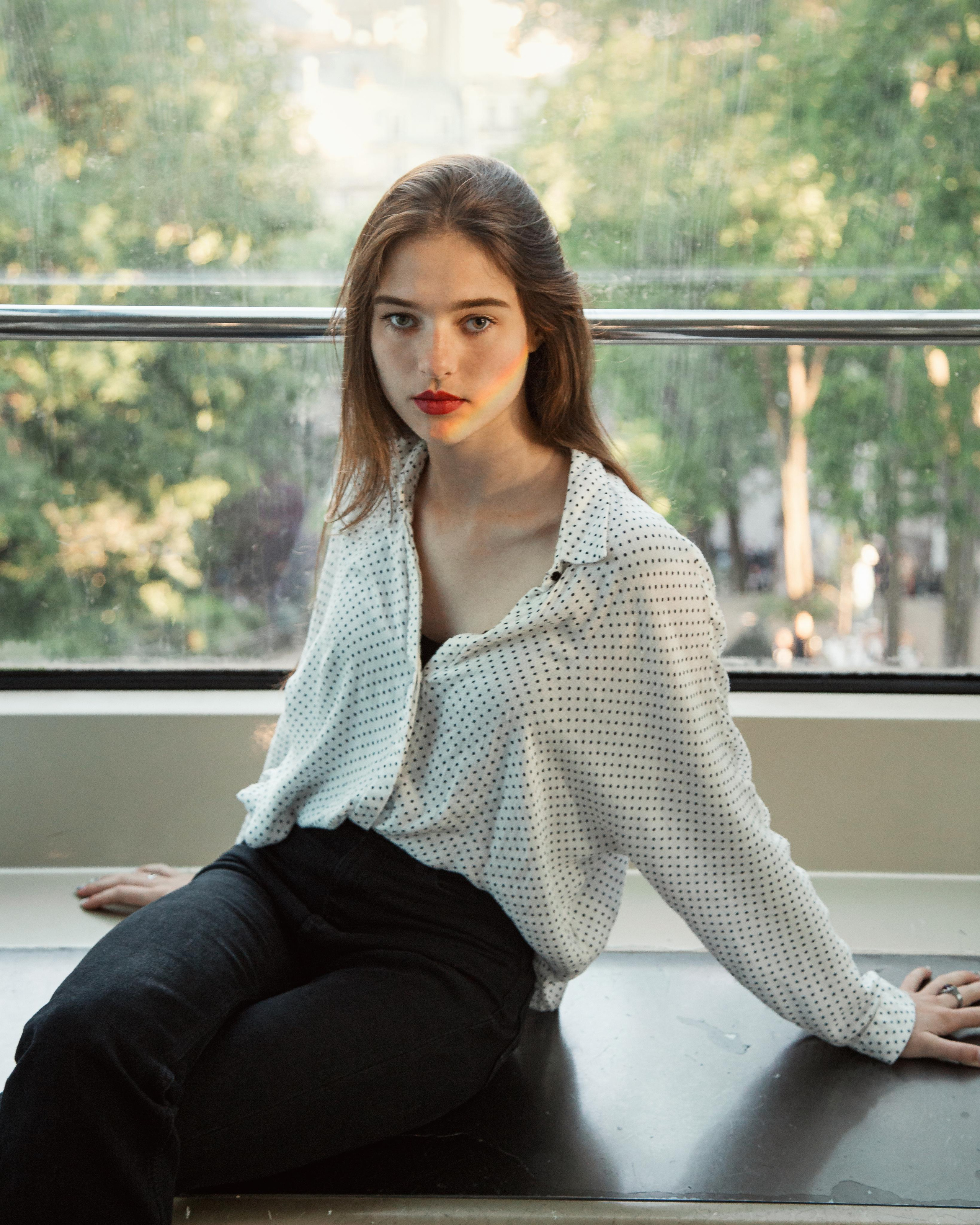 Anhelina Montmartre. Photographe de voitures à Paris — Vitalii Motruk