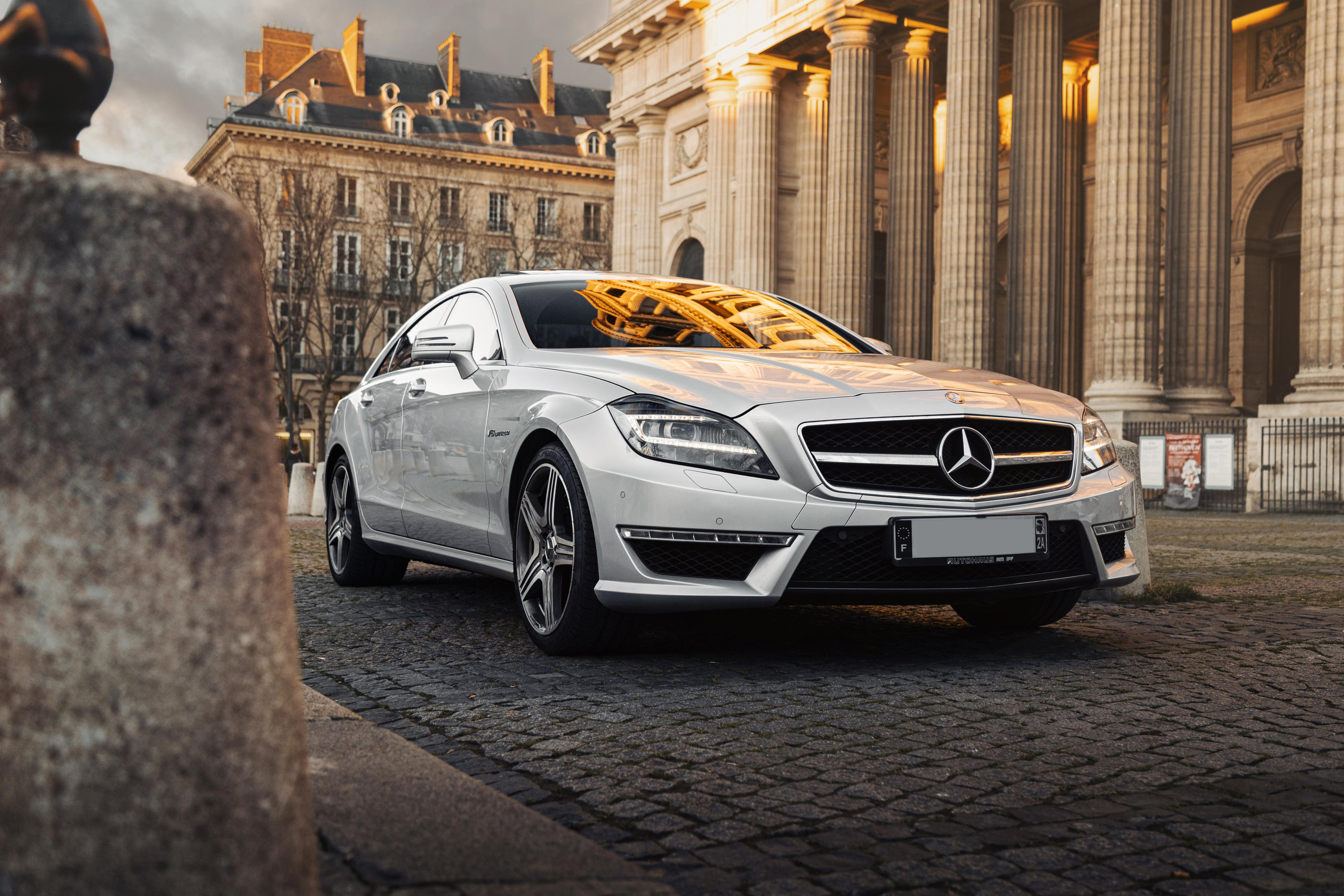 Merceds-Benz CLS 63 AMG. Photographe de voitures à Paris — Vitalii Motruk