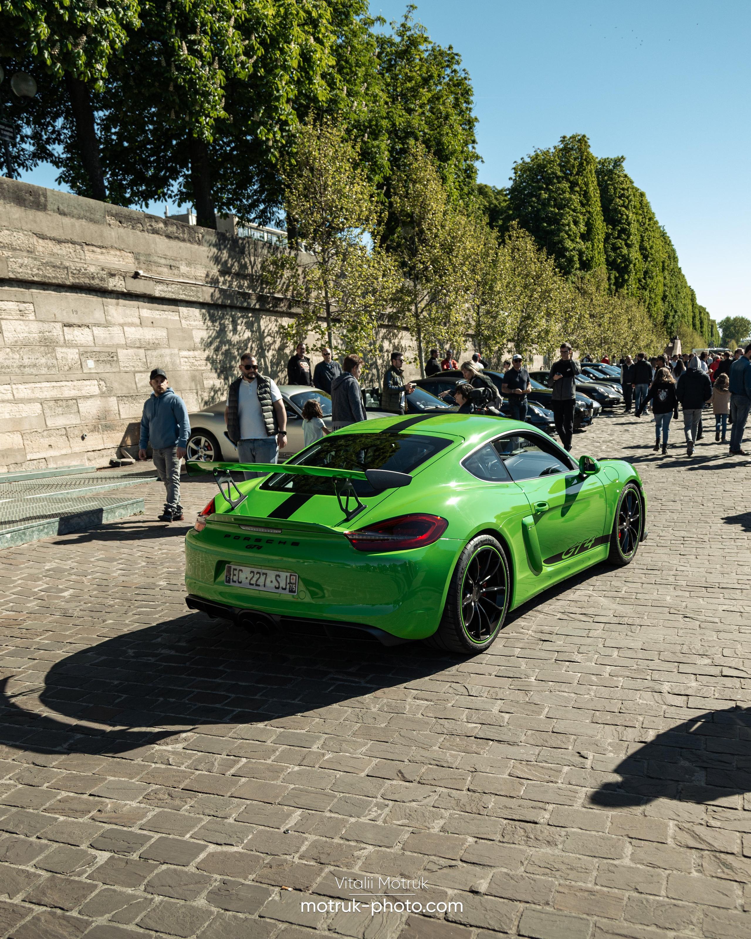 Bateaux Mouches 17 avril. Photographer in Paris — Vitalii Motruk