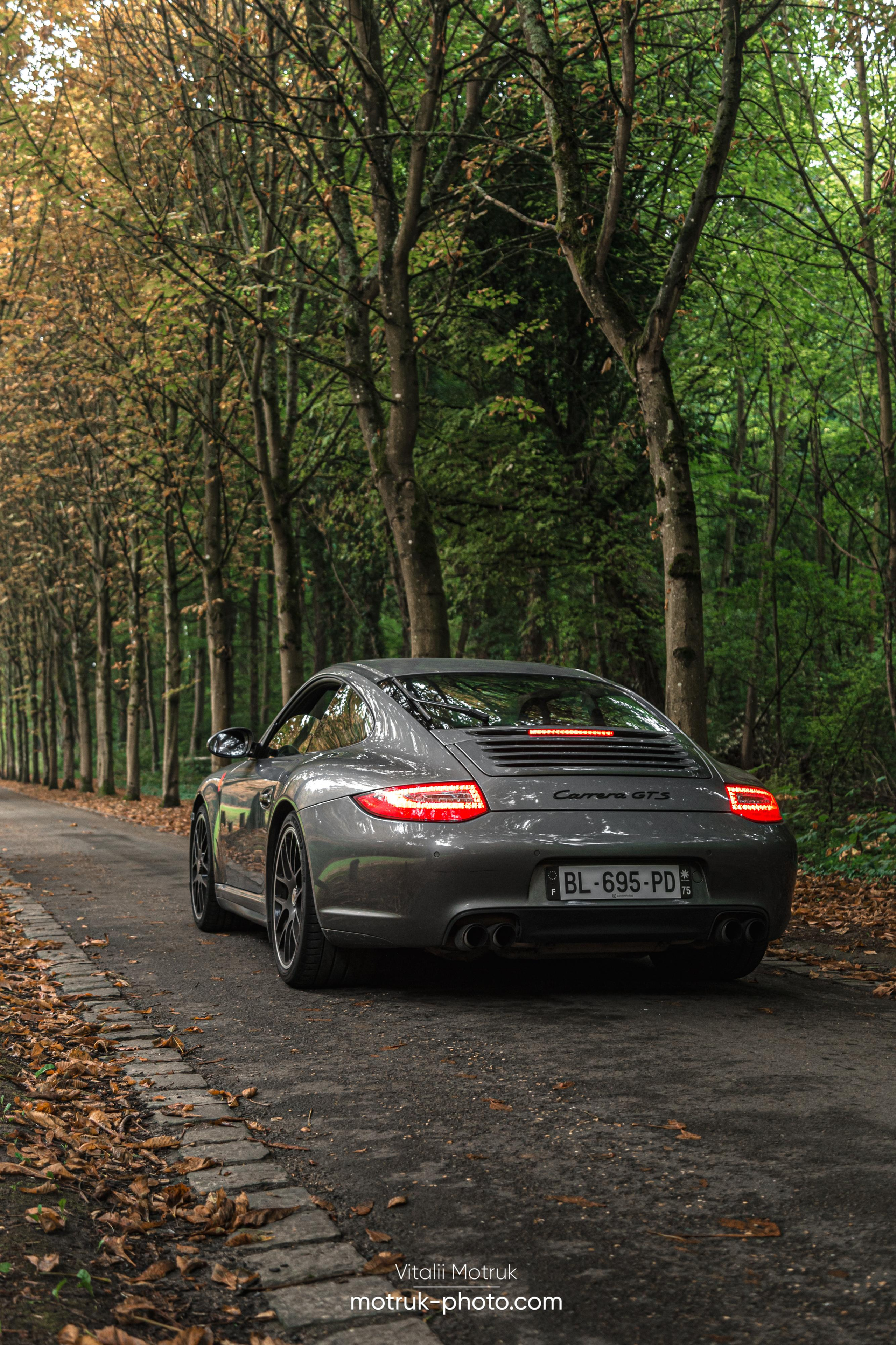 3 Porsches. Photographer in Paris — Vitalii Motruk