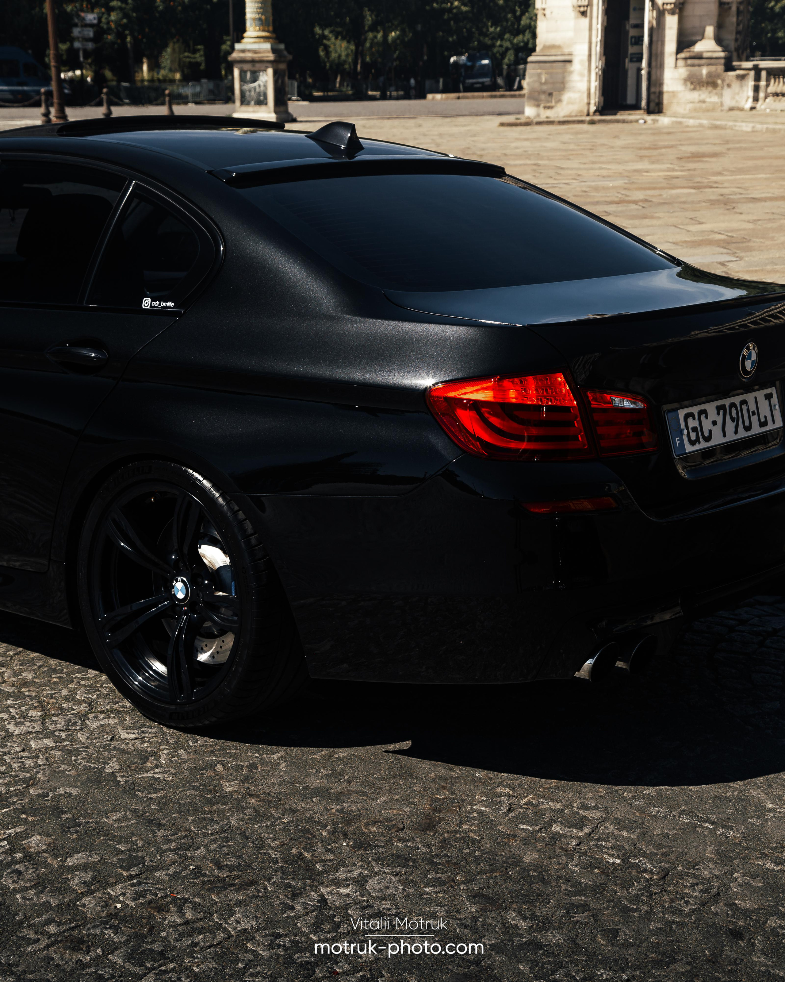 Bateaux Mouches 17 avril. Photographer in Paris — Vitalii Motruk